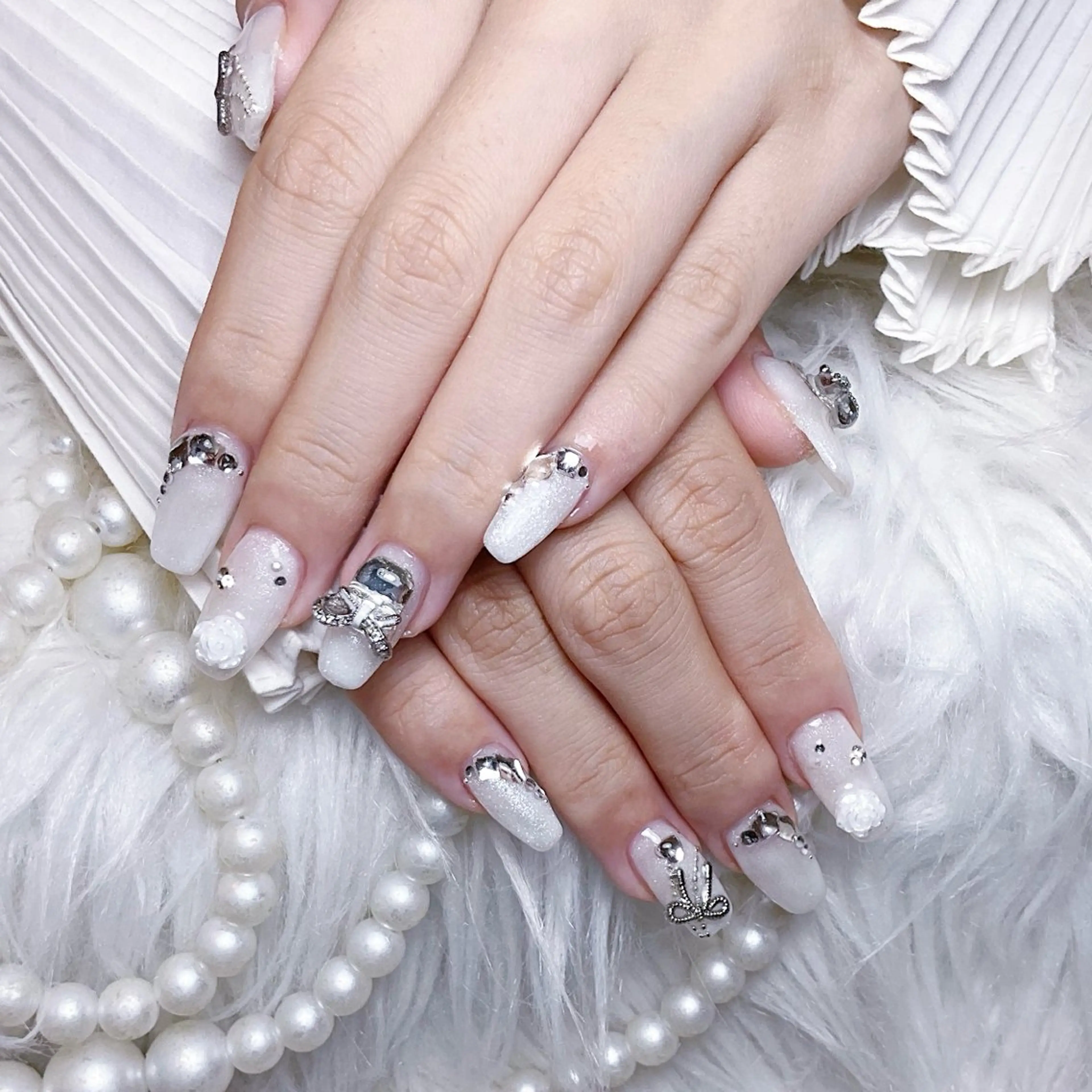 ネイル ハンドネイル 🍭Yun nail hyejin🌸のネイルデザイン