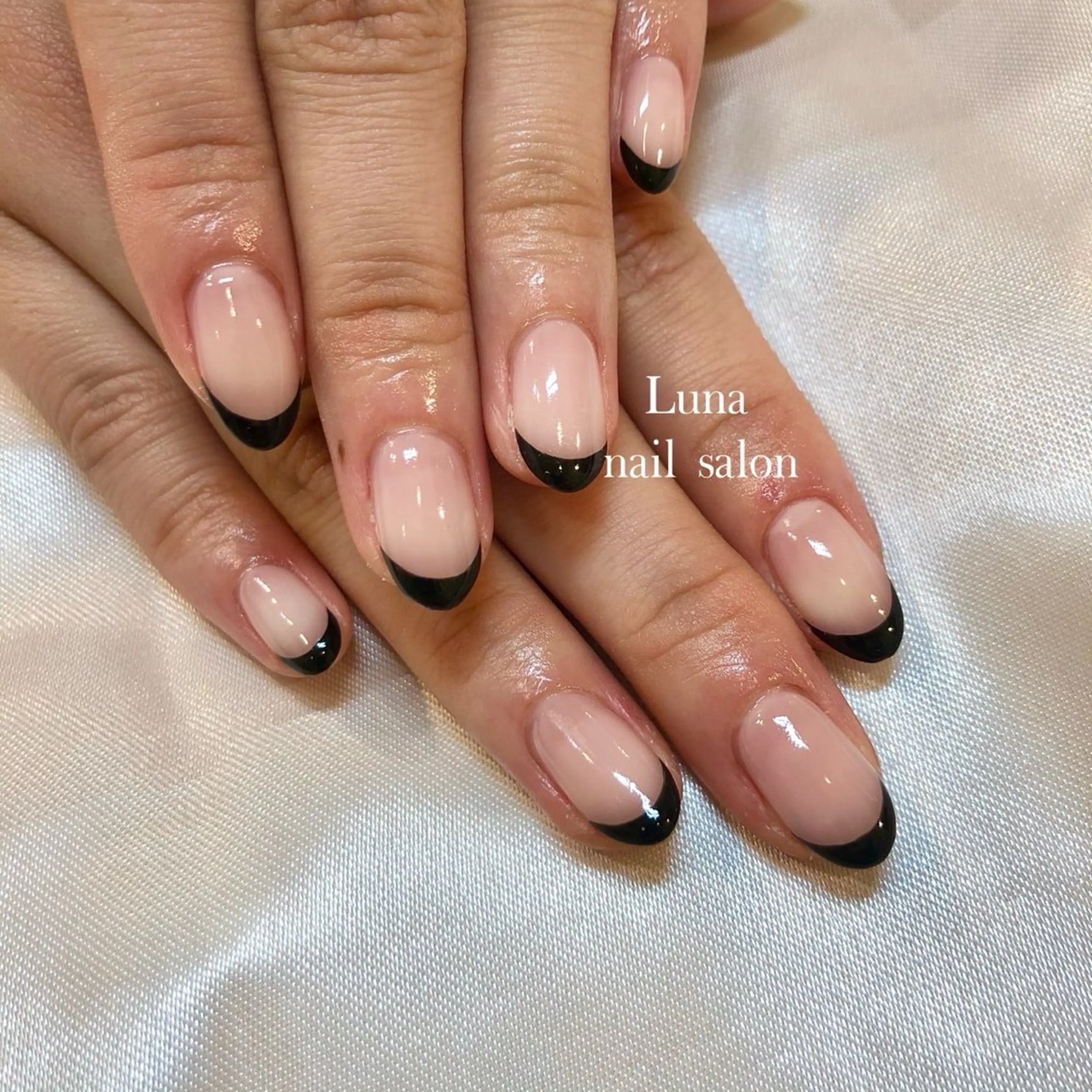 ネイル ハンドネイル Silver Lunaのネイルデザイン