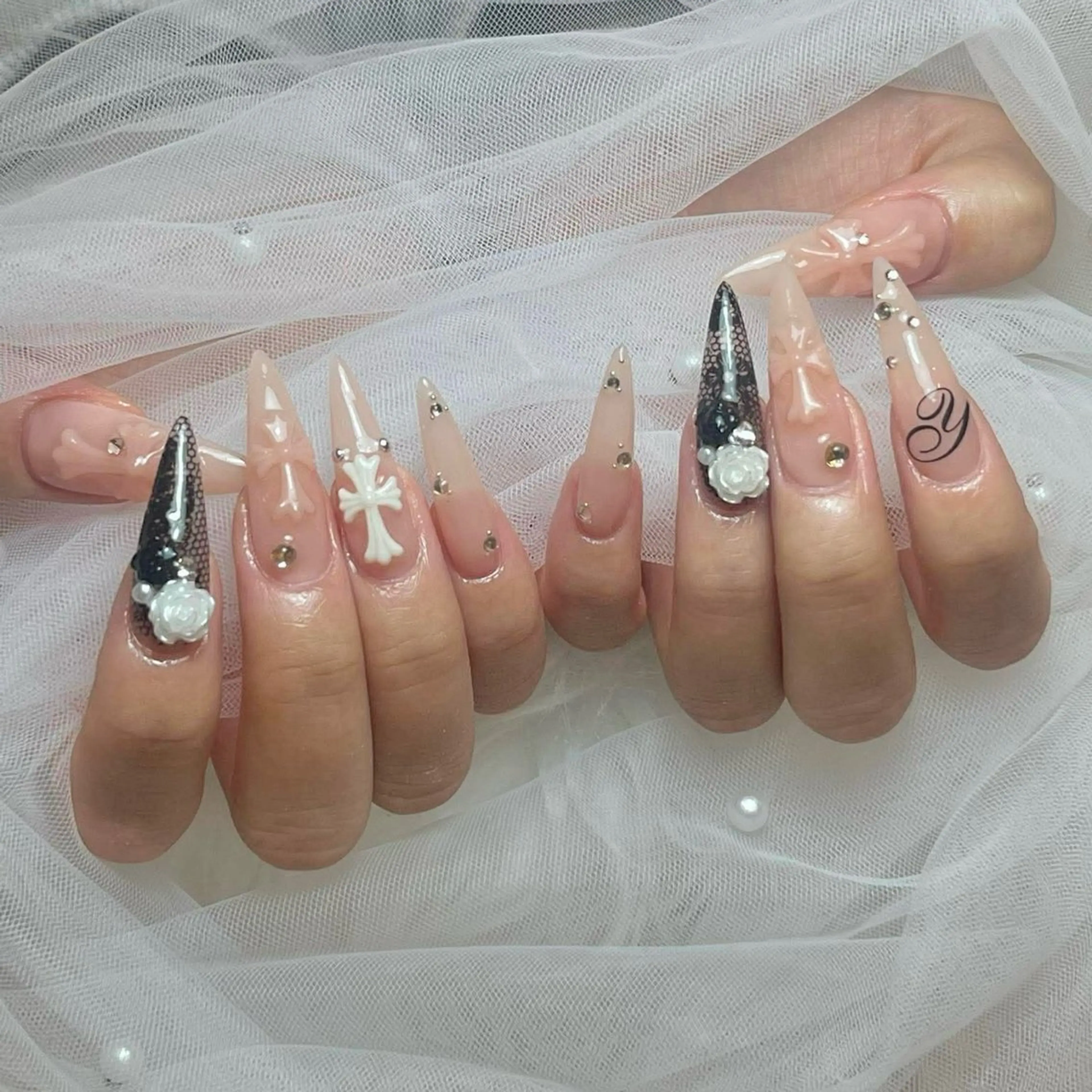 ネイル チークネイル 桜ネイル ドット フレンチネイル グラデーション ハンドネイル ハンドケア Nihonthy Nail 新宿のネイルデザイン