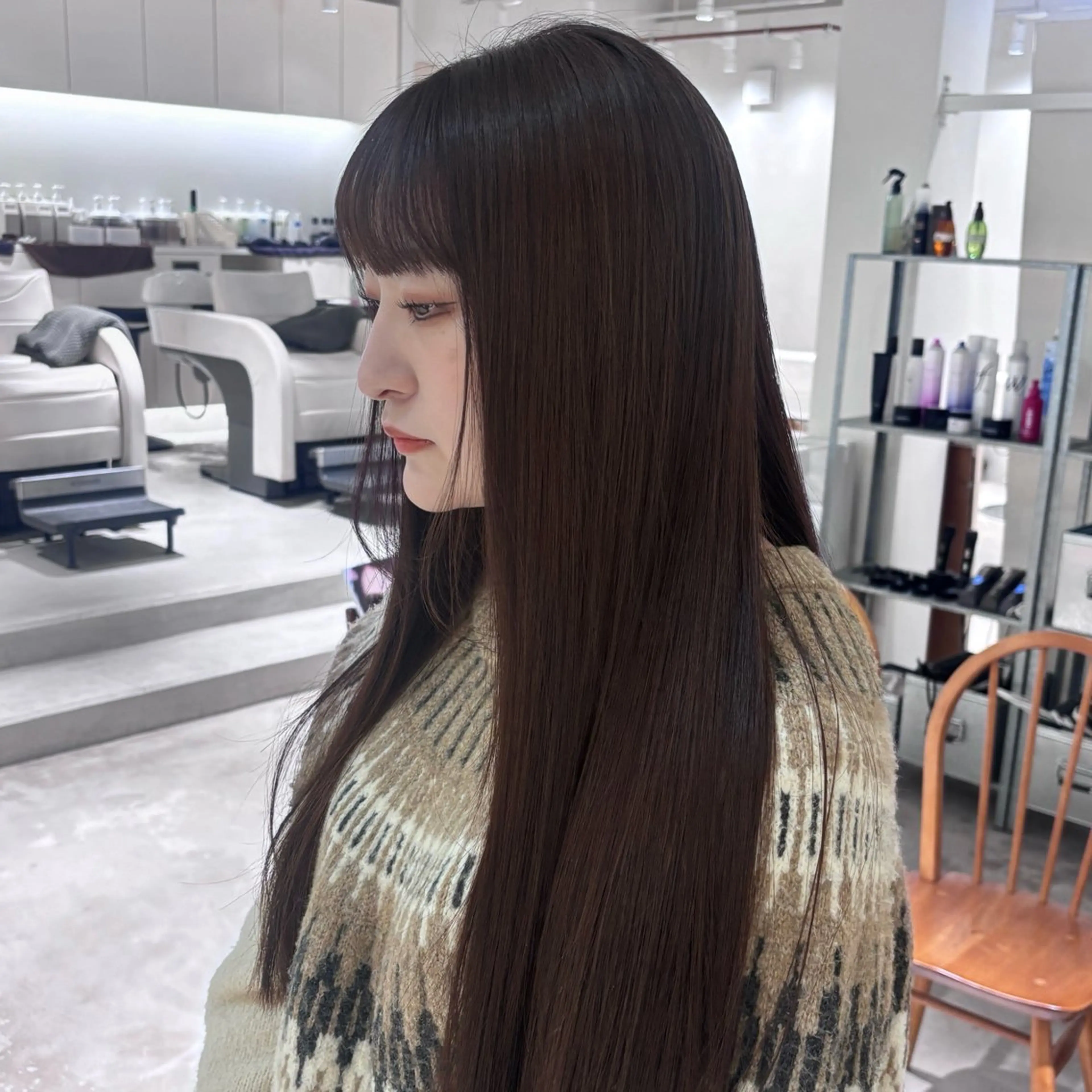 ロング カラー ブリーチ ブラウンカラー チョコレートブラウン ラベンダーカラー illatos サヤナのヘアスタイル