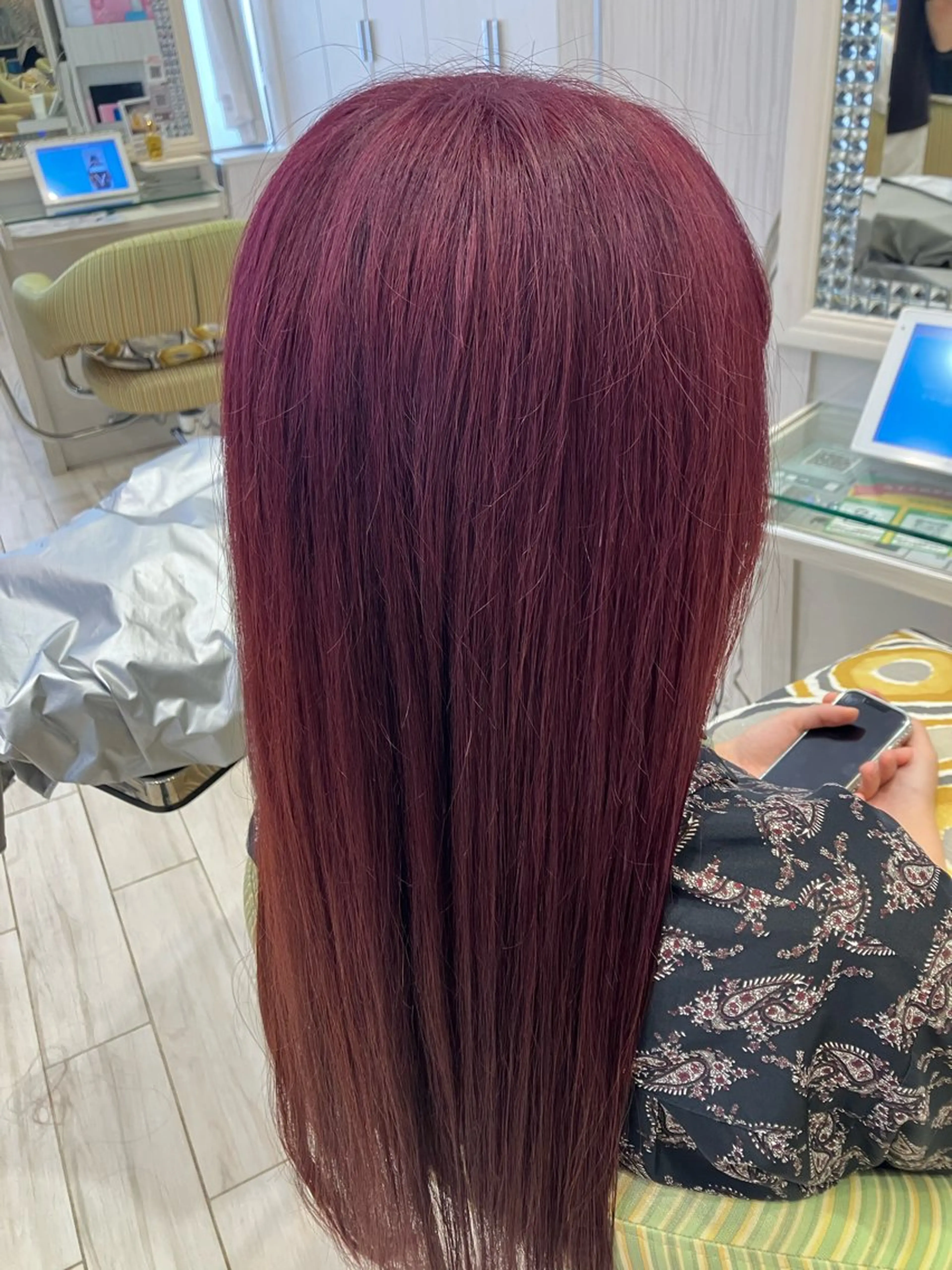 ロング カラー ブリーチ ハイトーンカラー 永倉 はるかのヘアスタイル