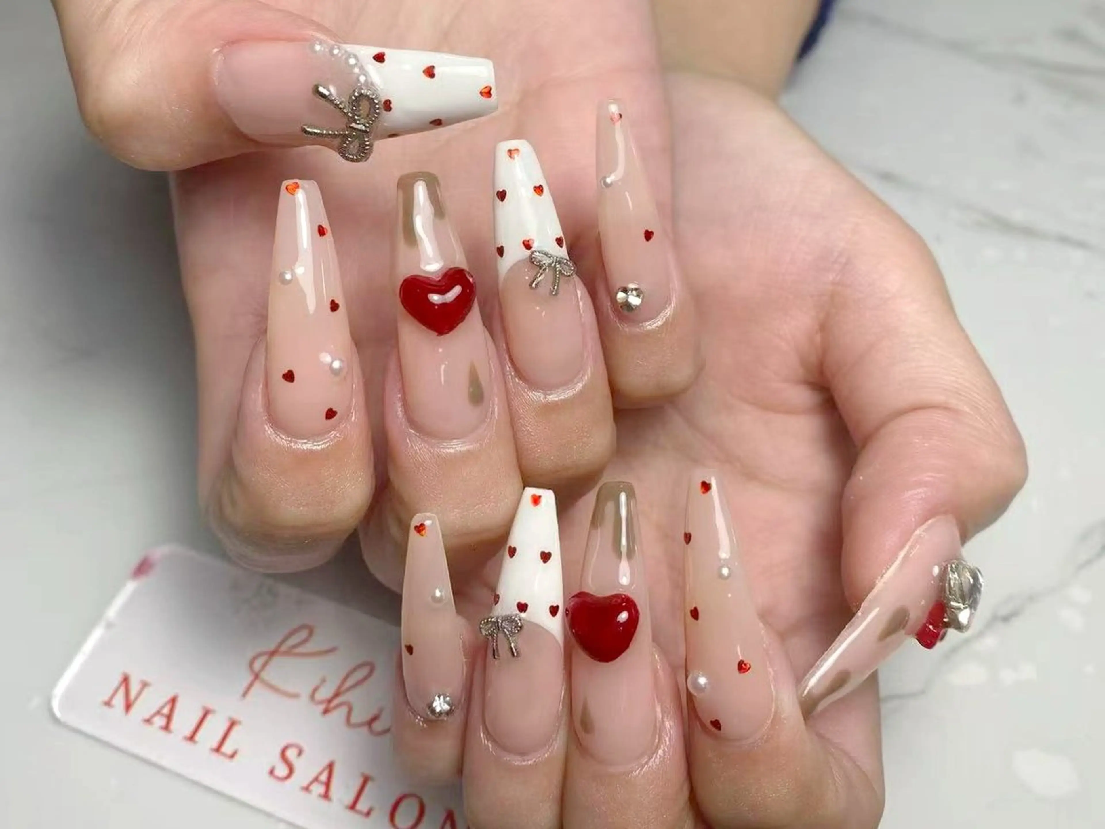 ネイル アートネイル フレンチネイル ジェルネイル グラデーション 韓国ネイル ハンドネイル ハンドケア さくら💮💮 【オフ無料】のネイルデザイン