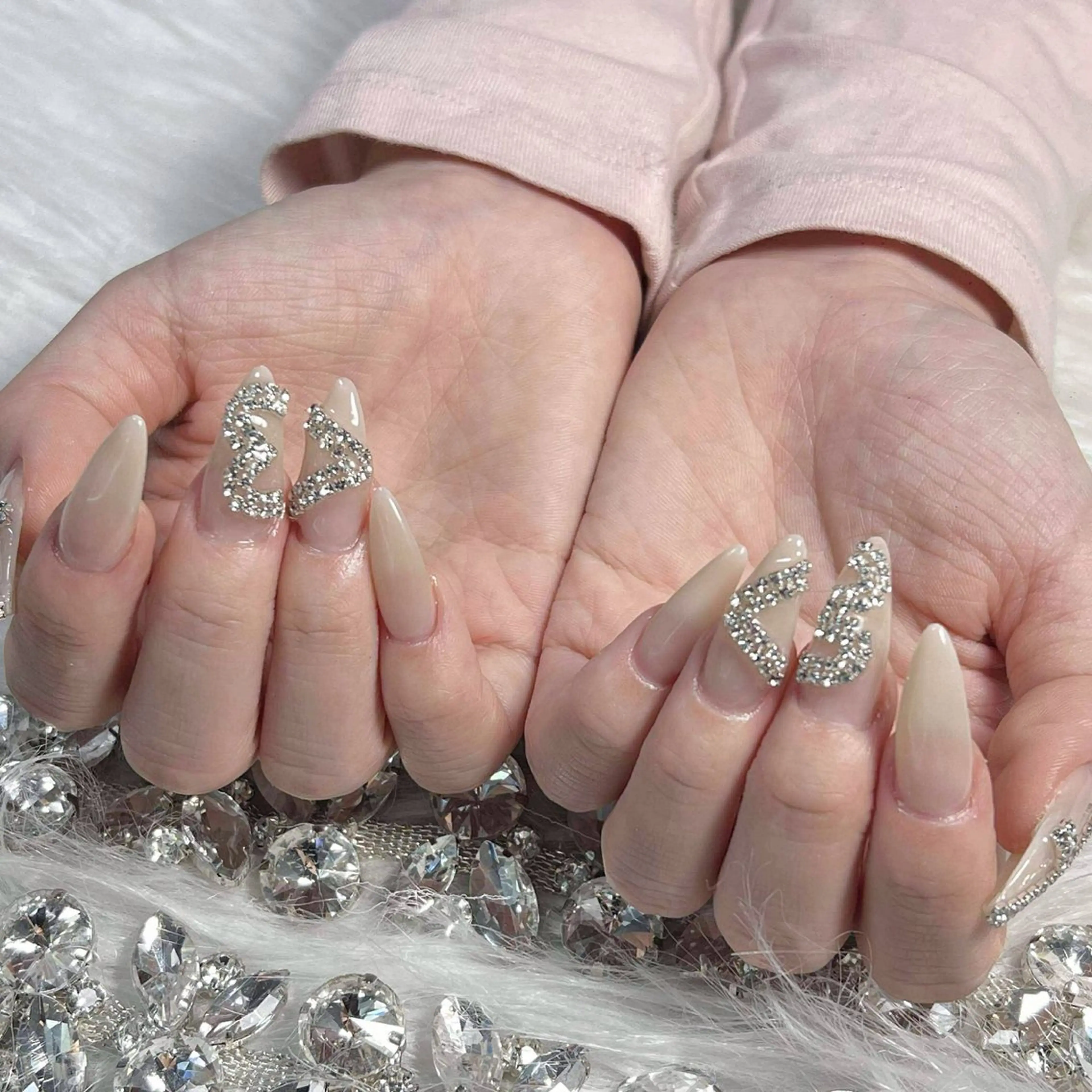 ネイル オーロラネイル クリアネイル 成人式 フラッシュネイル ジェルネイル ハンドネイル Amee Nail Salonのネイルデザイン