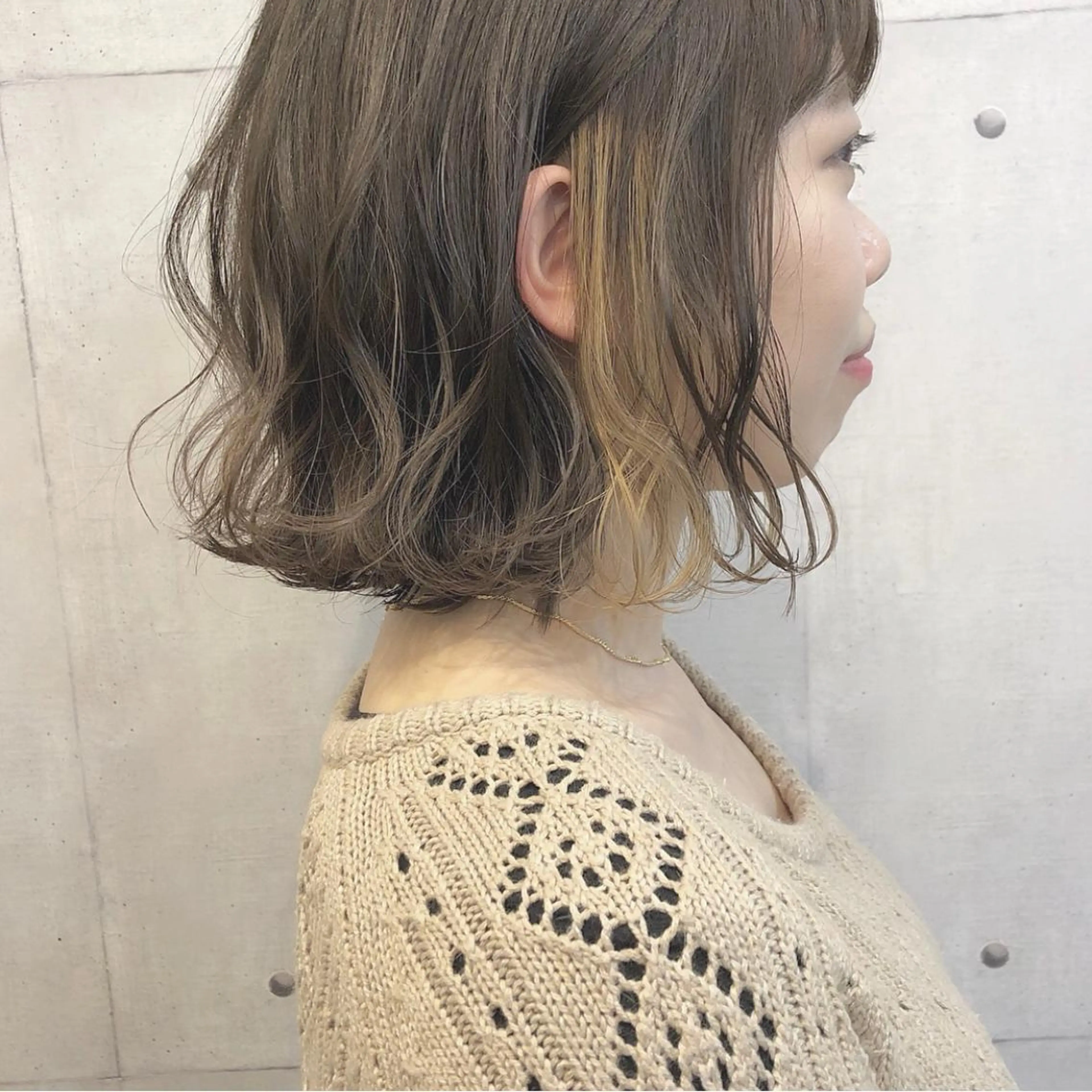 ミディアム 山野 稚奈のヘアスタイル