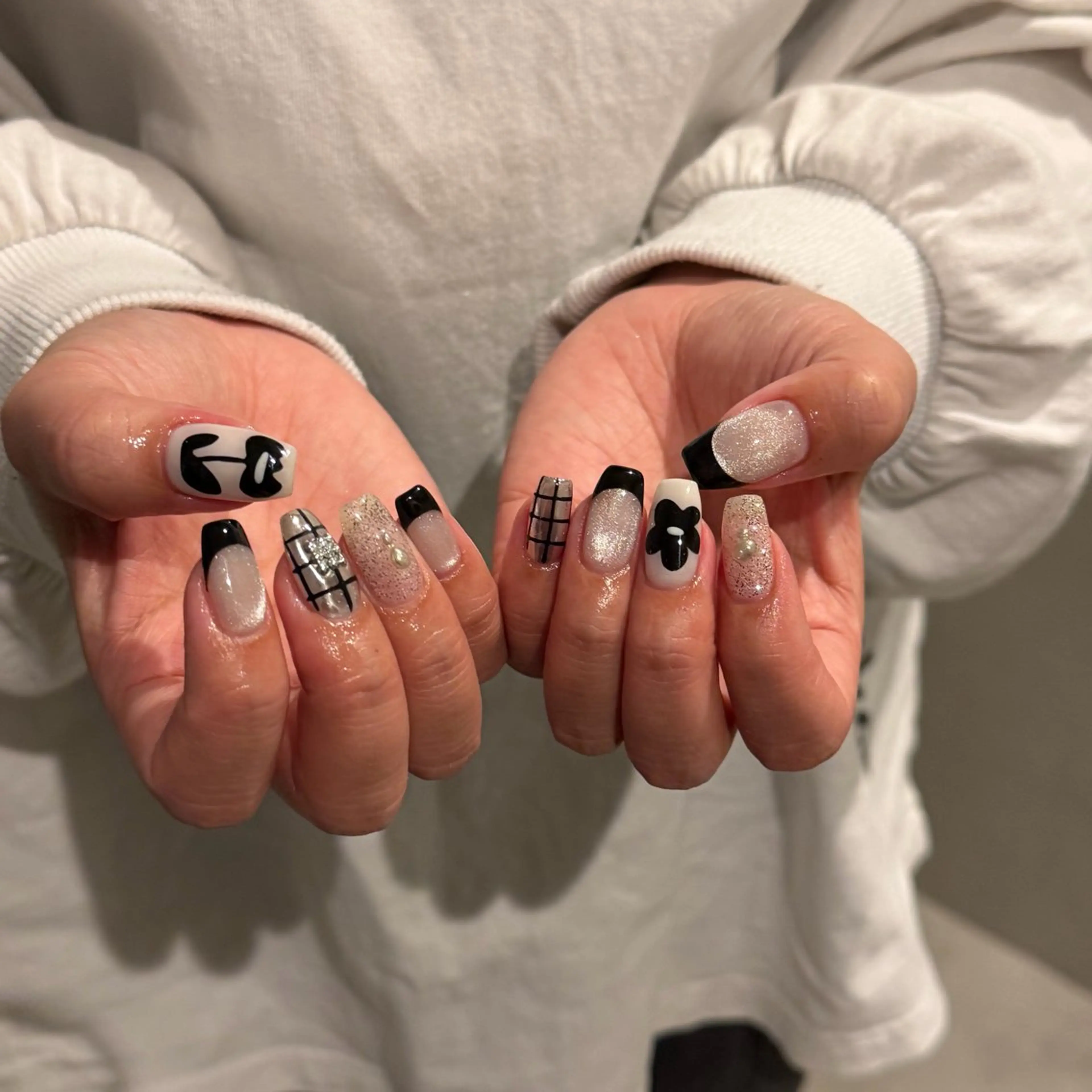 ネイル ハンドネイル 𝐫𝐚𝐢 𝐧𝐚𝐢𝐥の眉毛・アイブロウイメージ