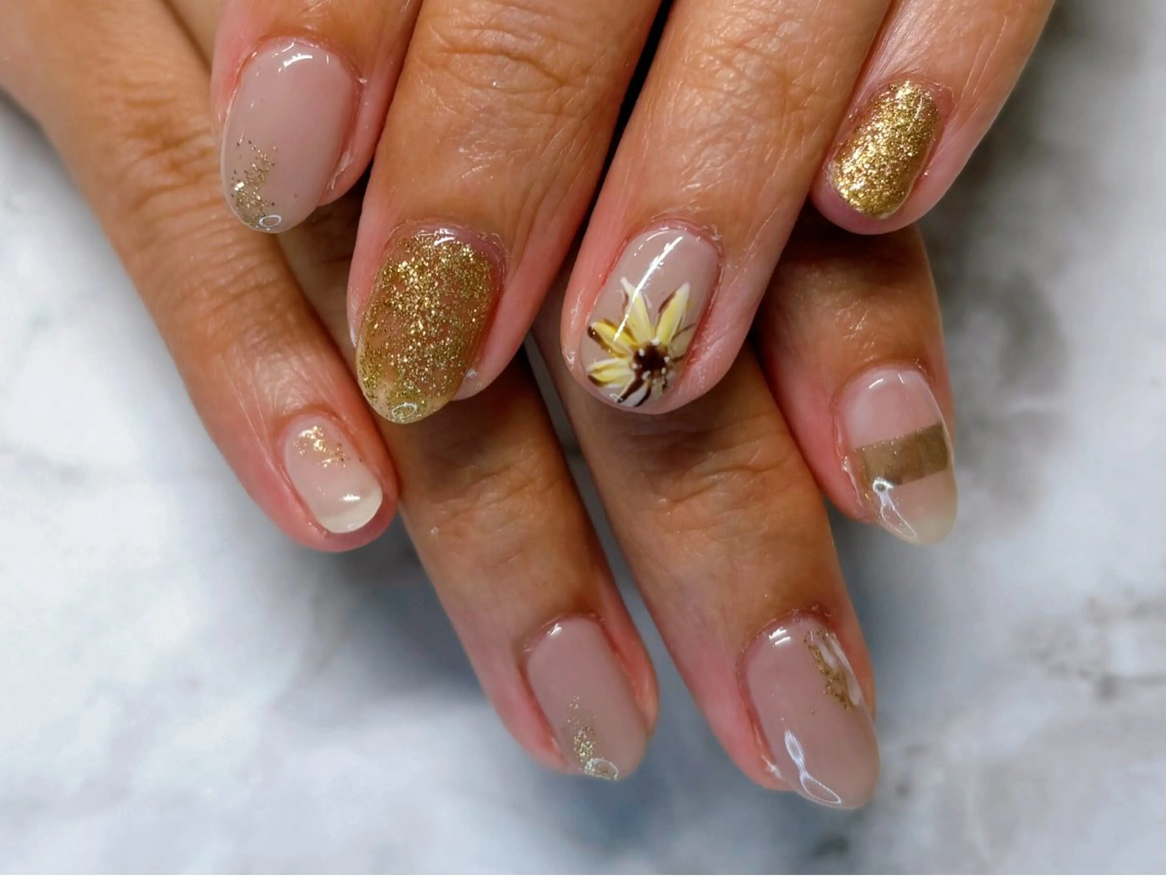 ネイル ニュアンスネイル ハンドネイル Lani🌈Nail Konatsuのネイルデザイン