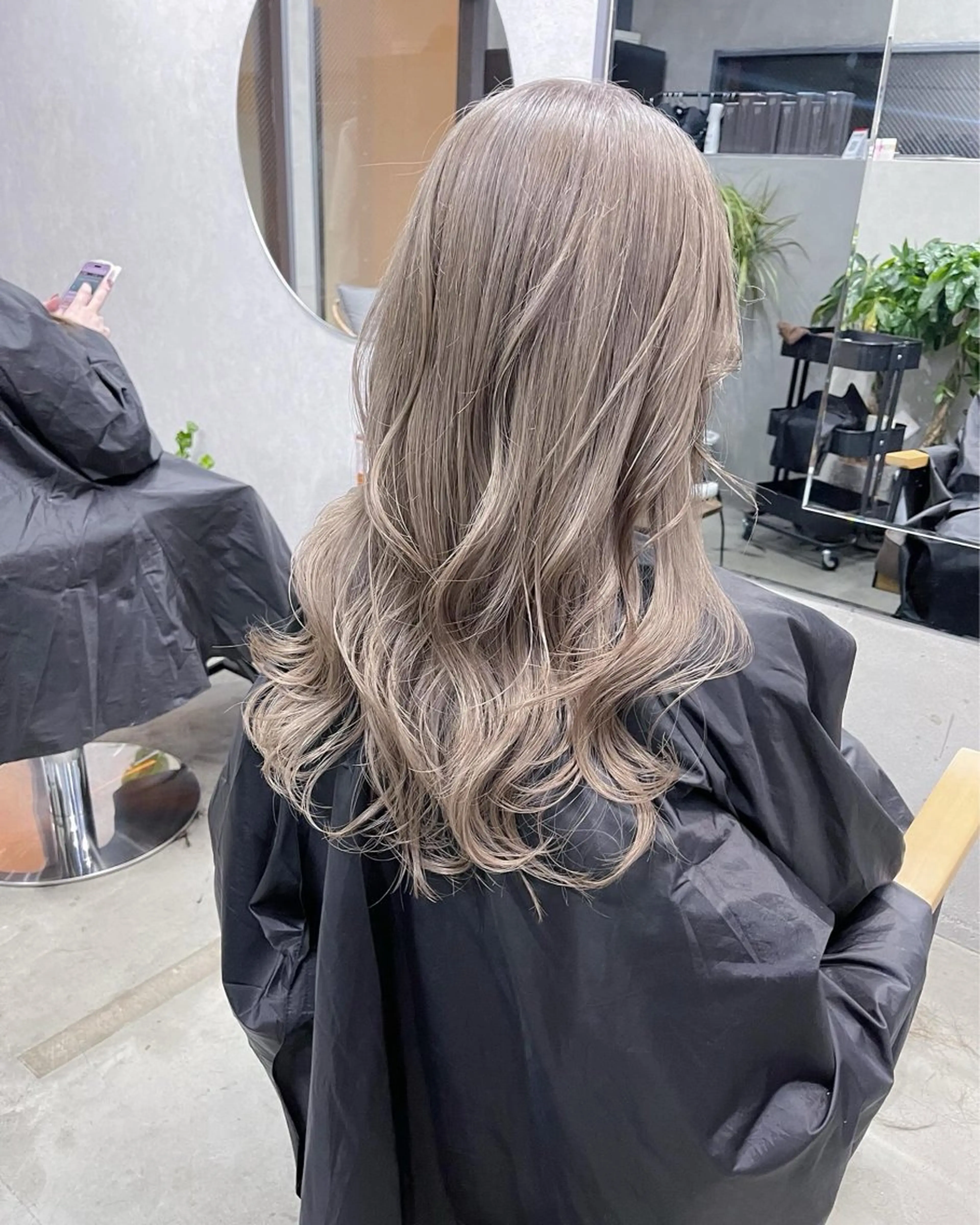 セミロング カラー ベージュカラー ブラウンカラー グレージュ ミルクティーブラウン ミルクティーベージュ AiM 大名　似合わせカットのヘアスタイル