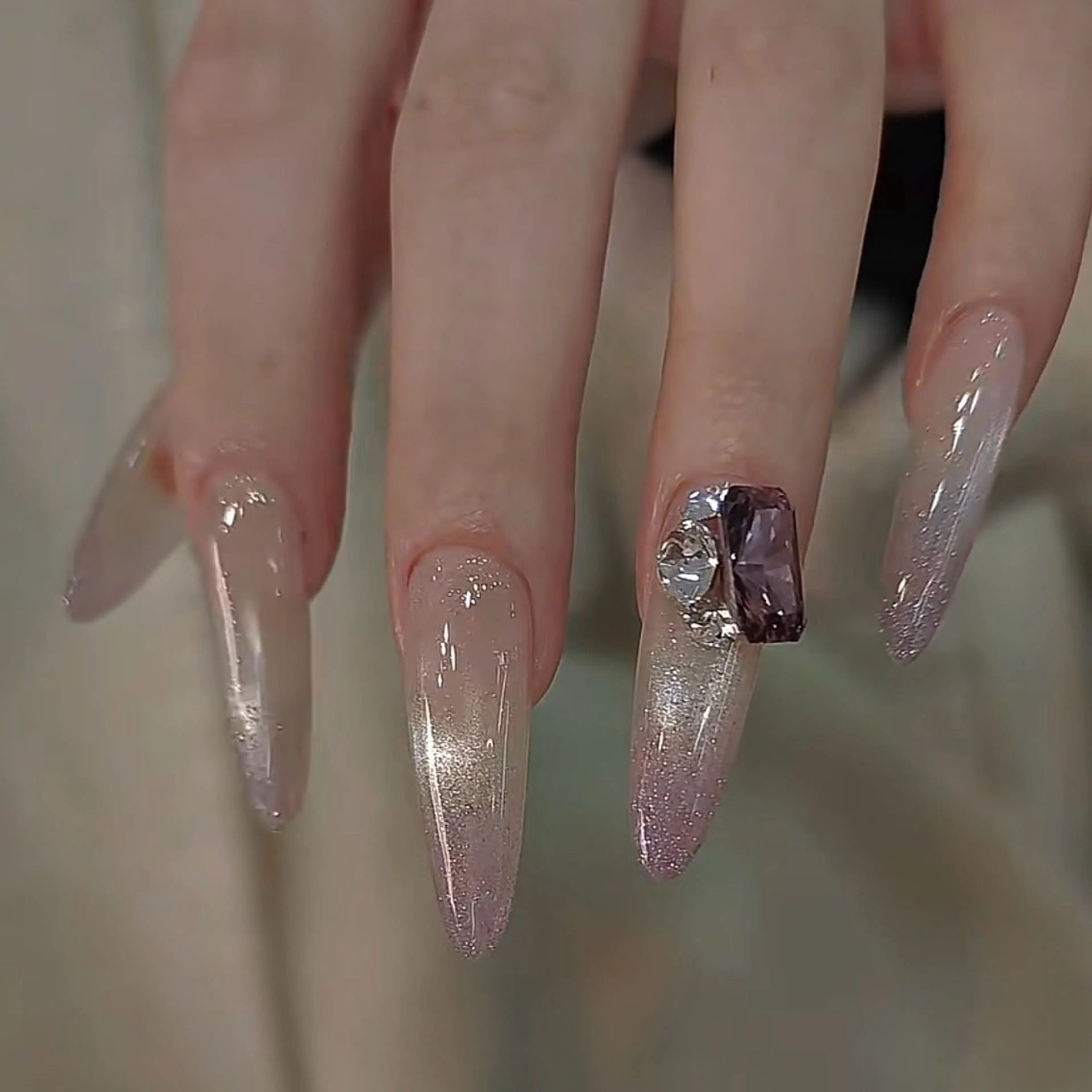 ネイル ハンドネイル NEW MOON takahoのネイルデザイン