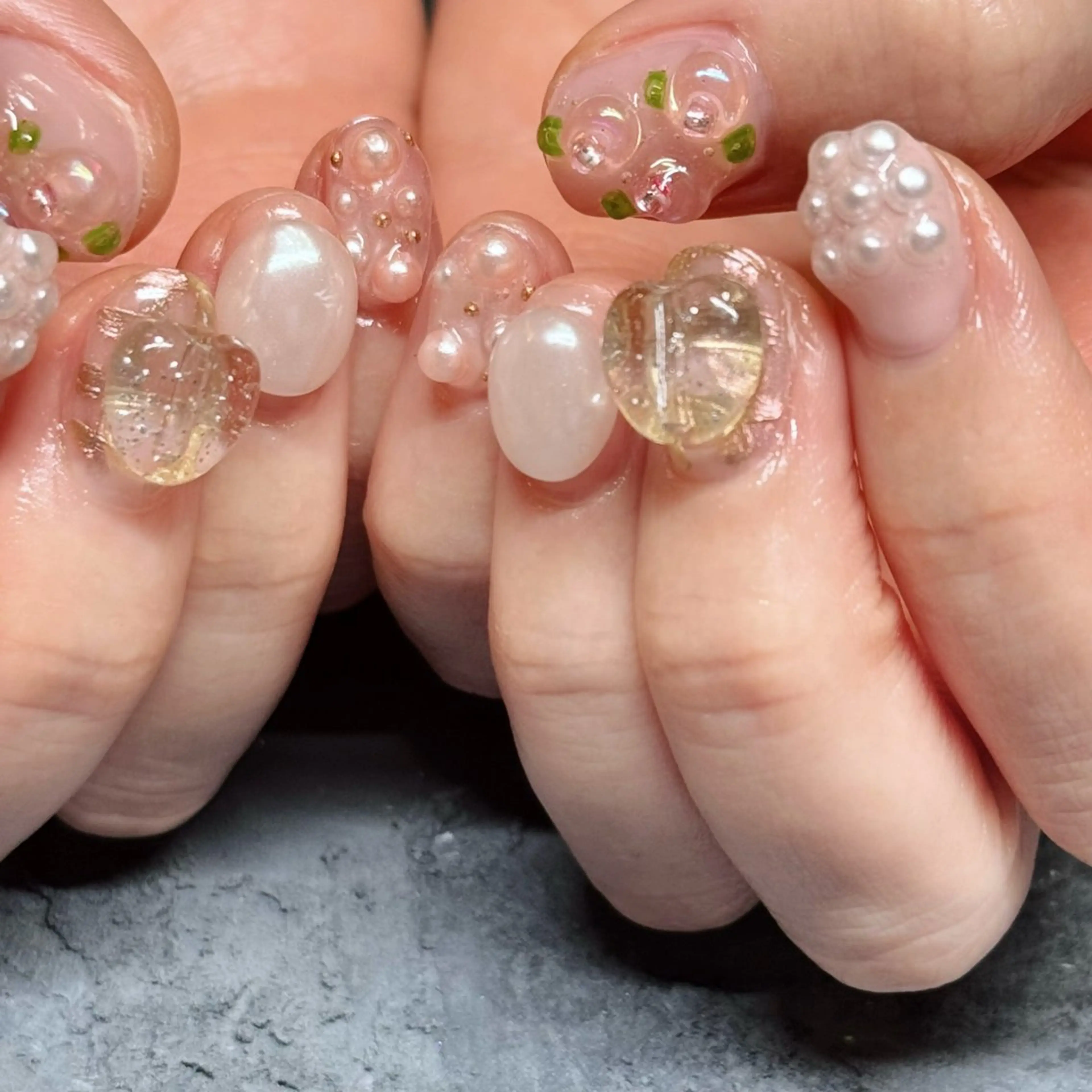 ネイル オーロラネイル ジェルネイル 氷ネイル・うるうるネイル マグネットネイル ミラーネイル VOLLMOND nailのネイルデザイン