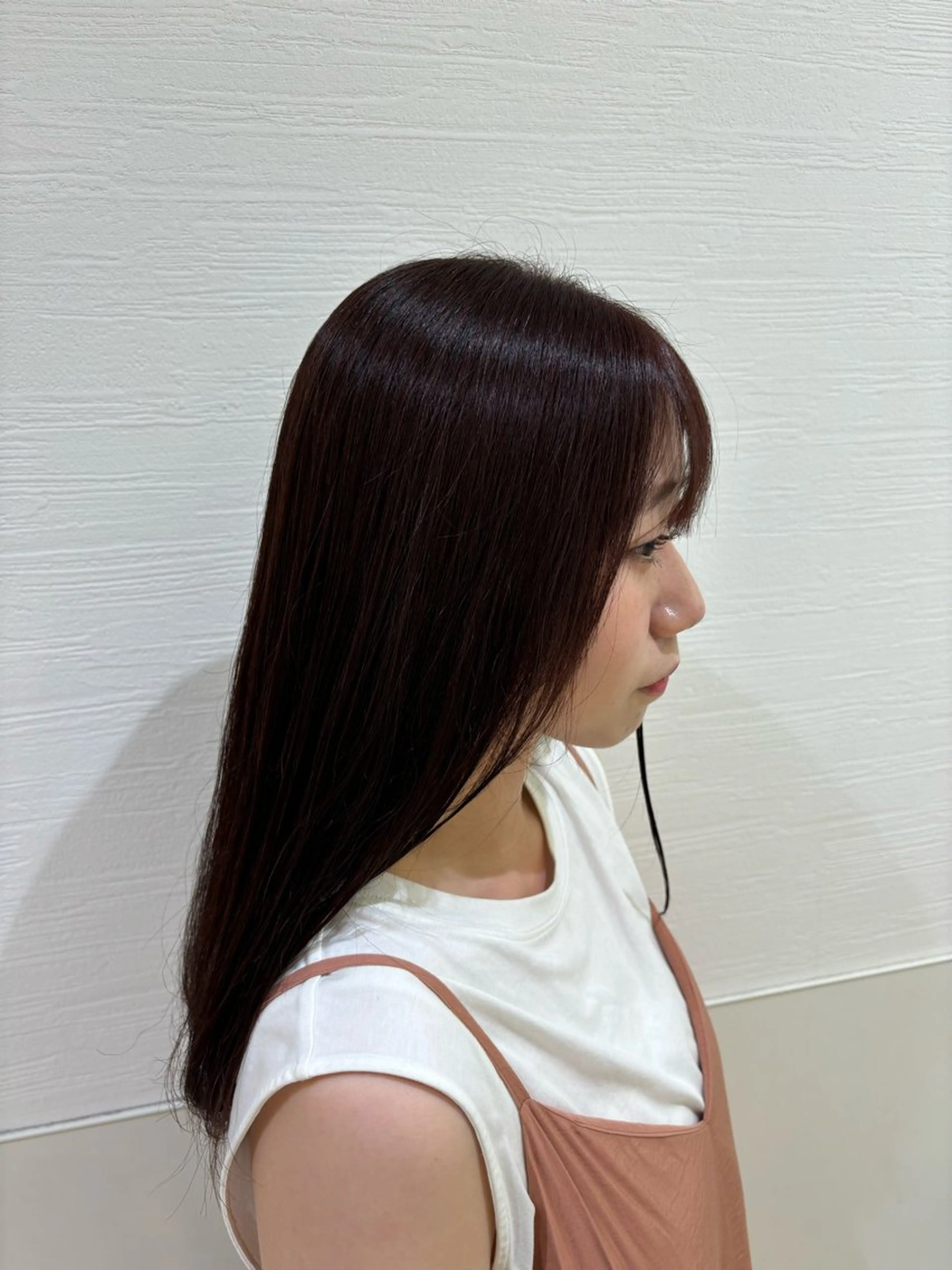 🌿透明感カラー🌿　ヘアカラー+ブロー　¥3300​〜​　　自然光の下で色味の変化を楽しめます！の写真