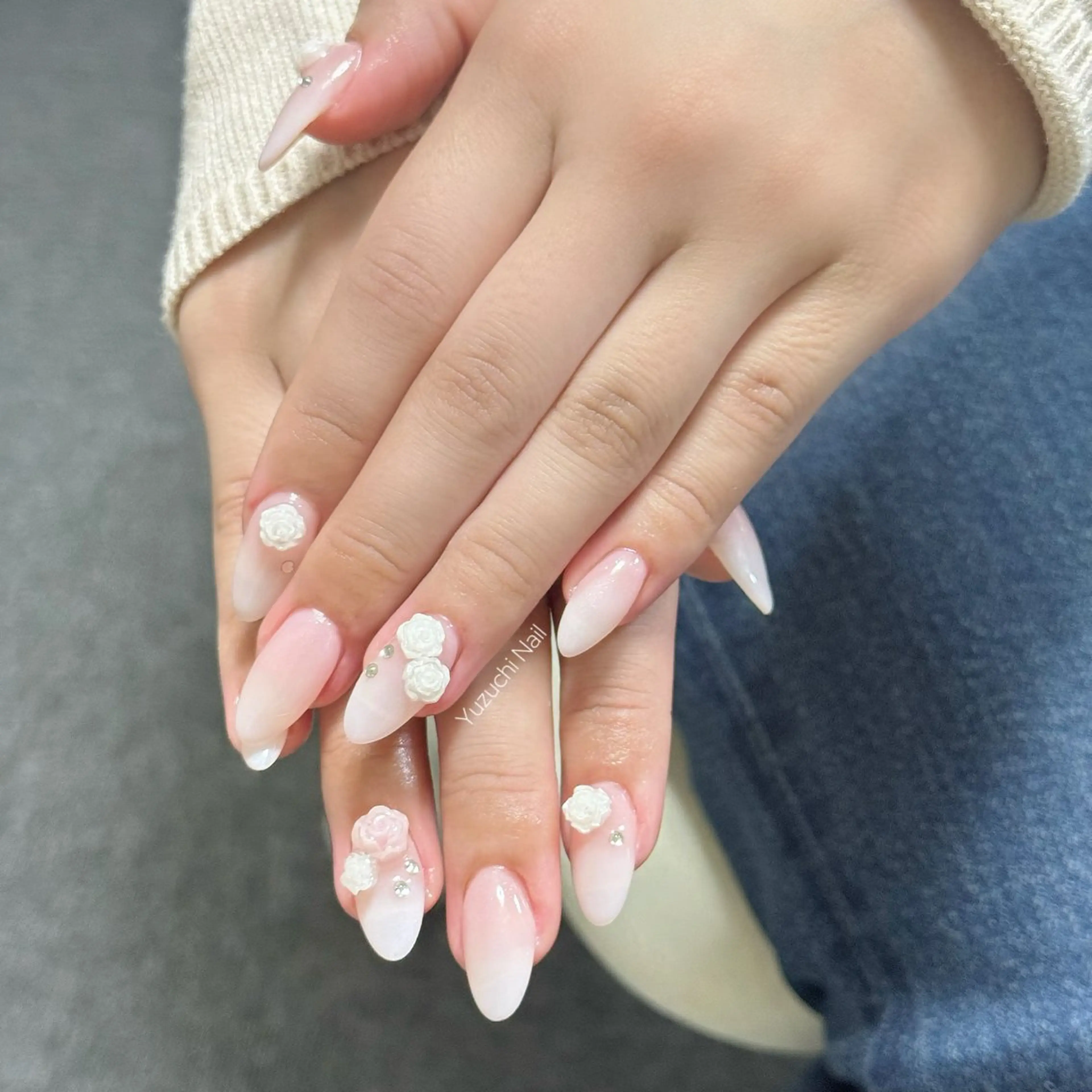ネイル チークネイル ドット キラキラネイル 韓国ネイル レース ハンドネイル ハンドケア Yuzuchi Nailのネイルデザイン