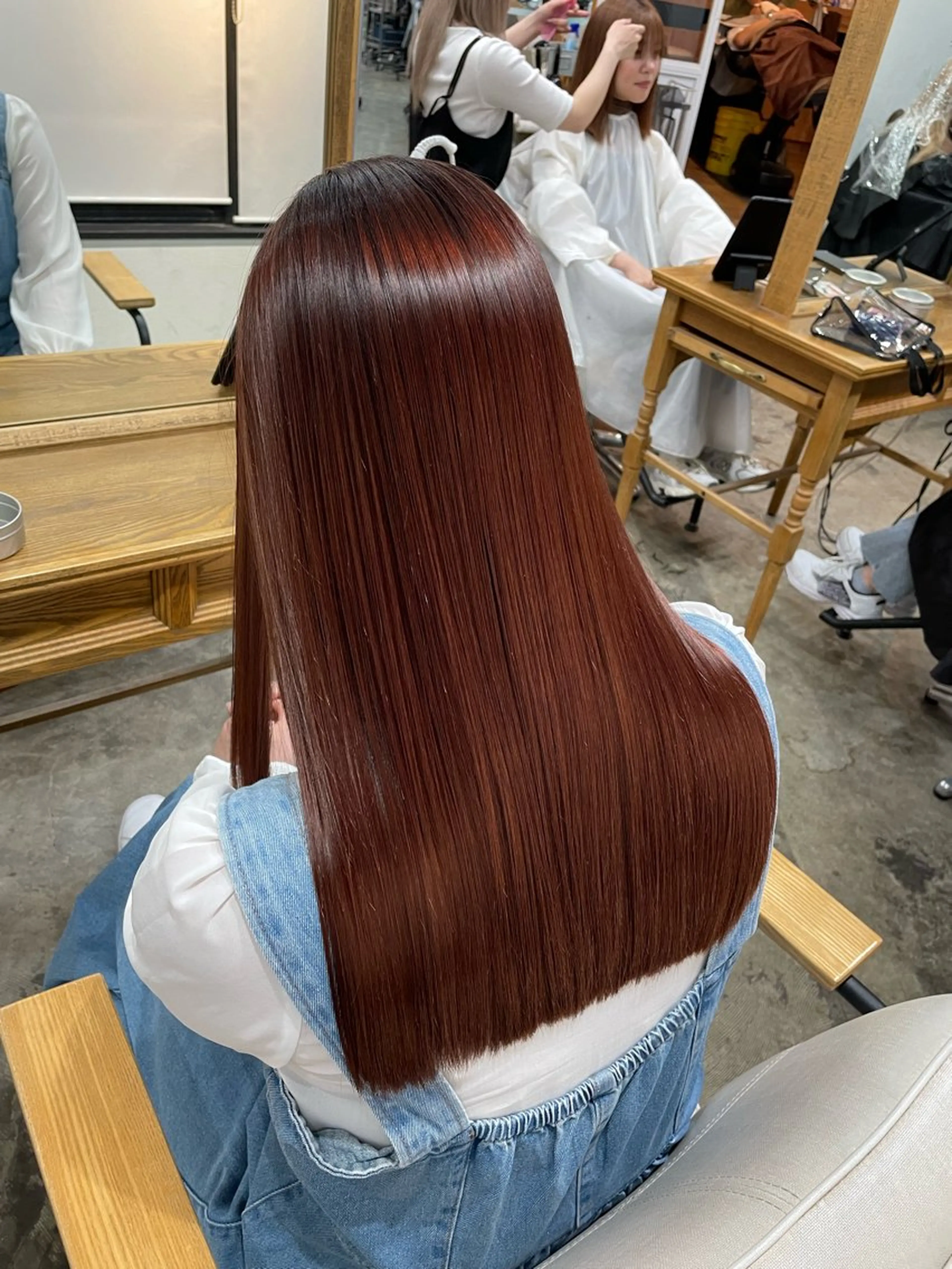 ロング タマシロカリン 艶カラー/レイヤーのヘアスタイル