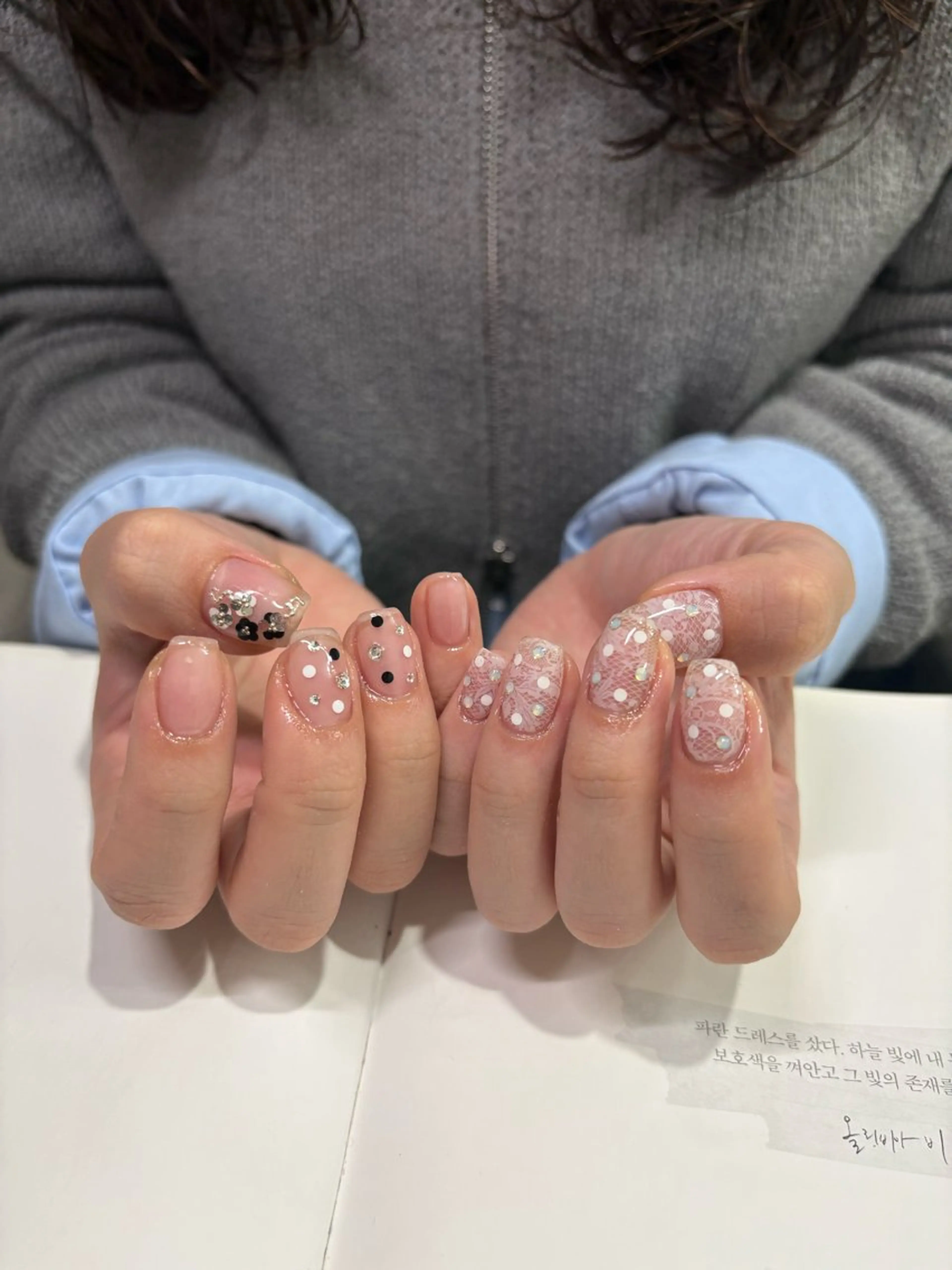 ネイル レース ハンドネイル ネイルズシャトン🪡 ネイリスト齊藤のネイルデザイン