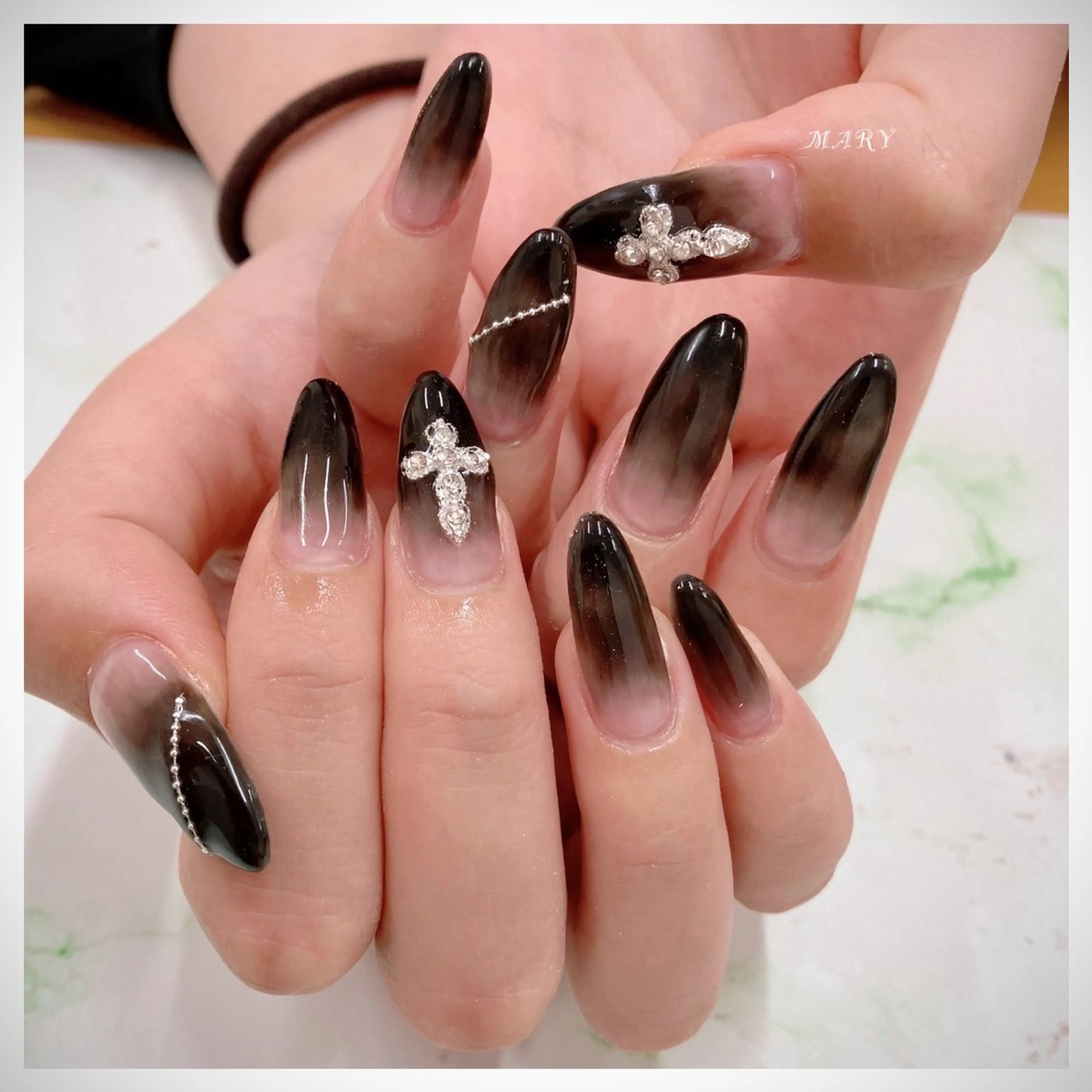 ネイル グラデーション ニュアンスネイル シンプルネイル ハンドネイル Mary nail所属・Mary nail .narumiのネイルデザイン