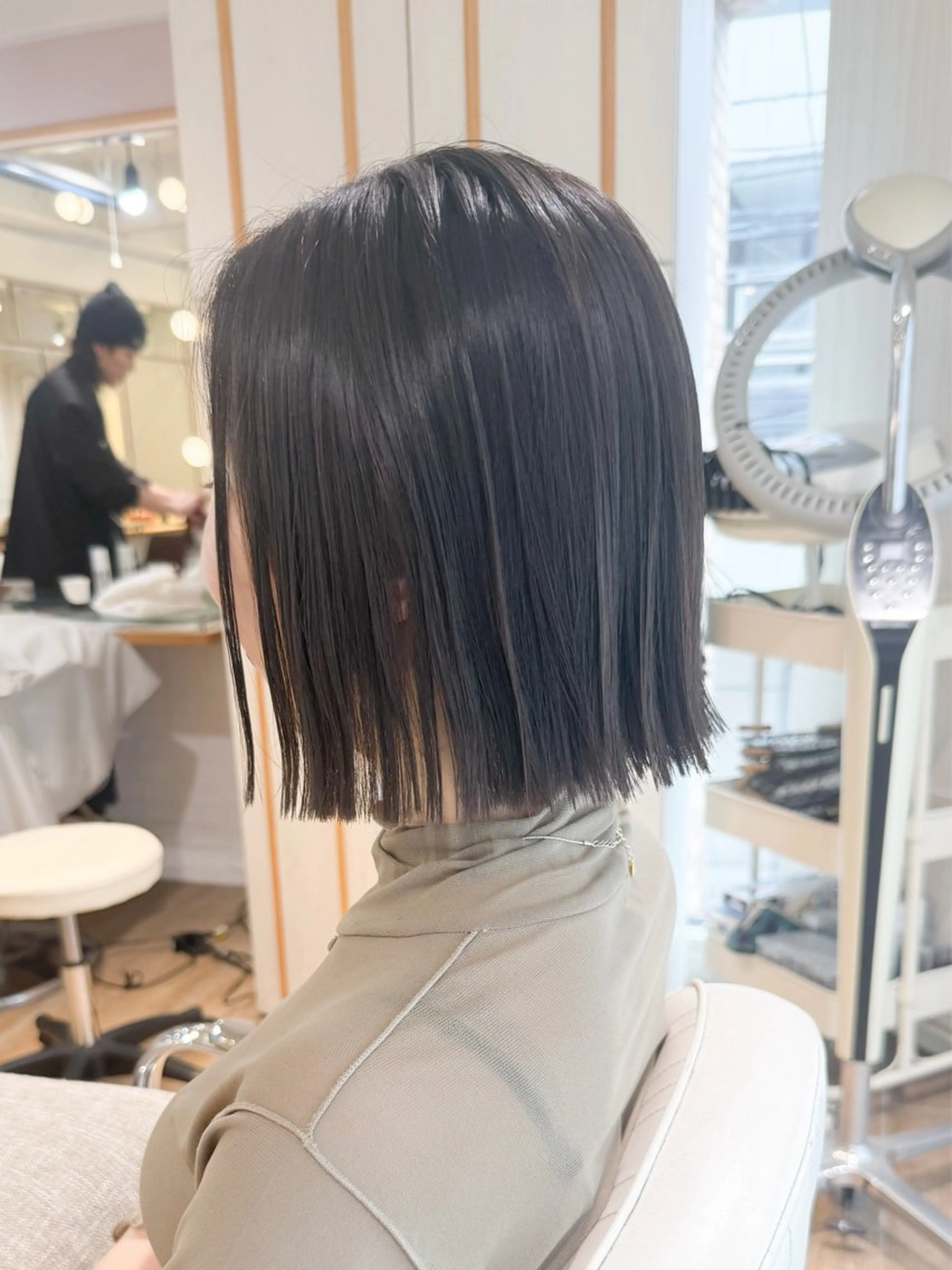 ミディアム カラー 切りっぱなしボブ ボブ 外ハネヘア 縮毛矯正 酸性ストレート カット 縮毛矯正 トリートメント ✨カラー支持No.1 🧸ワキ カナコ🧸のヘアスタイル