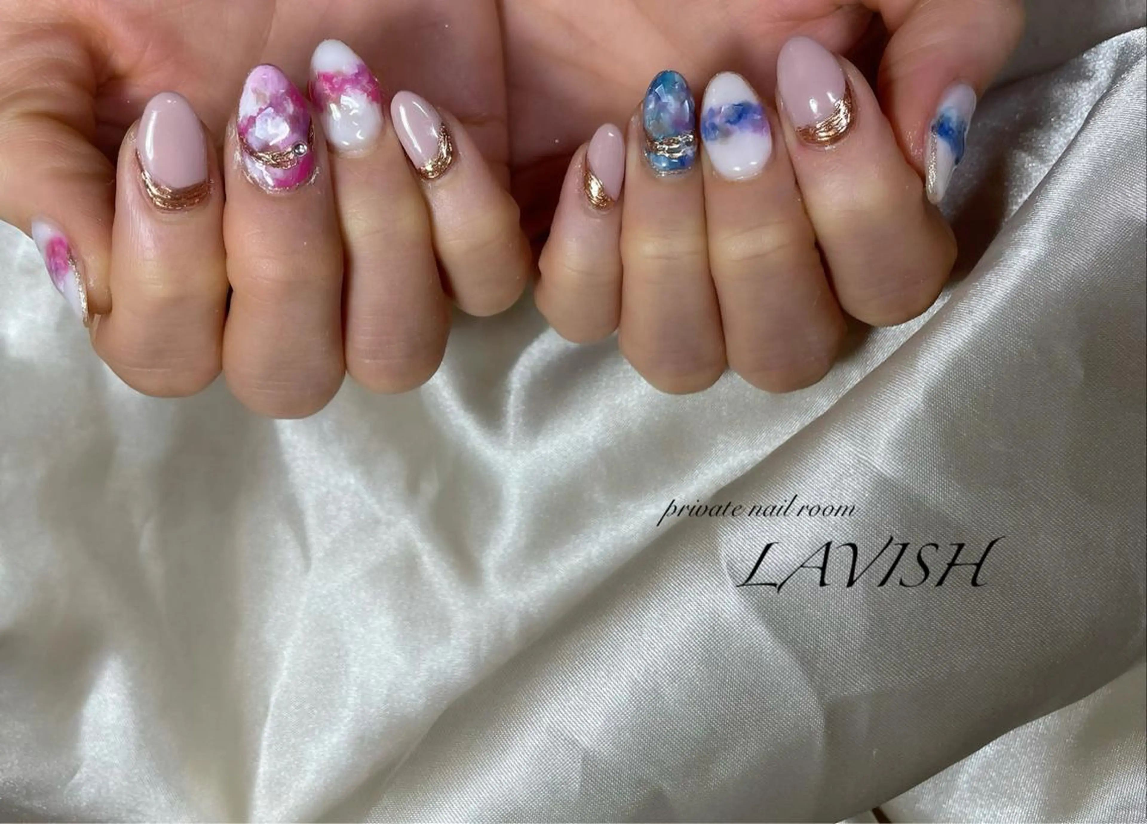 ネイル 氷ネイル・うるうるネイル 韓国ネイル ニュアンスネイル ワンカラーネイル 春ネイル LAVISH nail salonのヘアスタイル