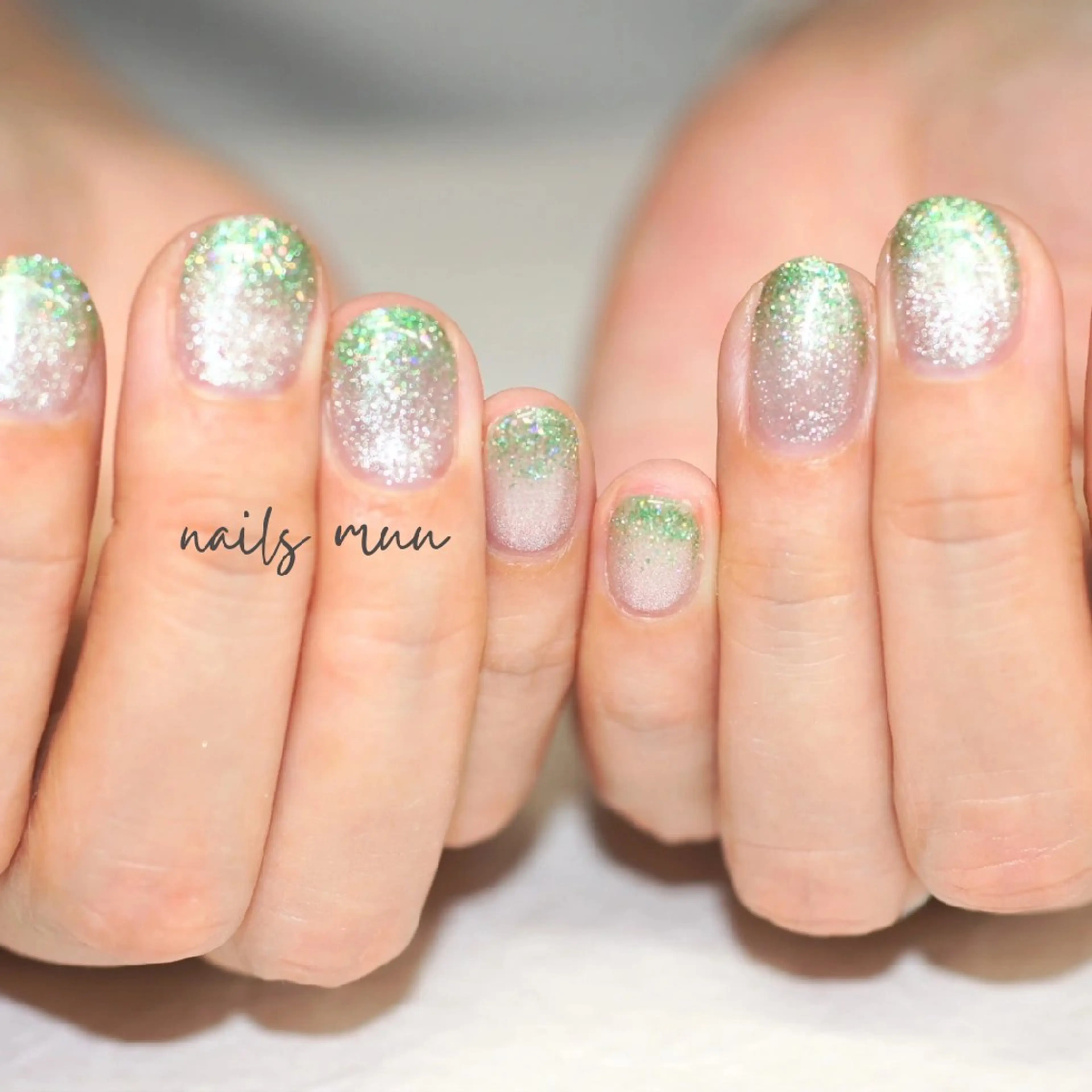 ネイル フラッシュネイル グラデーション キラキラネイル マグネットネイル 夏ネイル ハンドネイル nails muu まゆのネイルデザイン