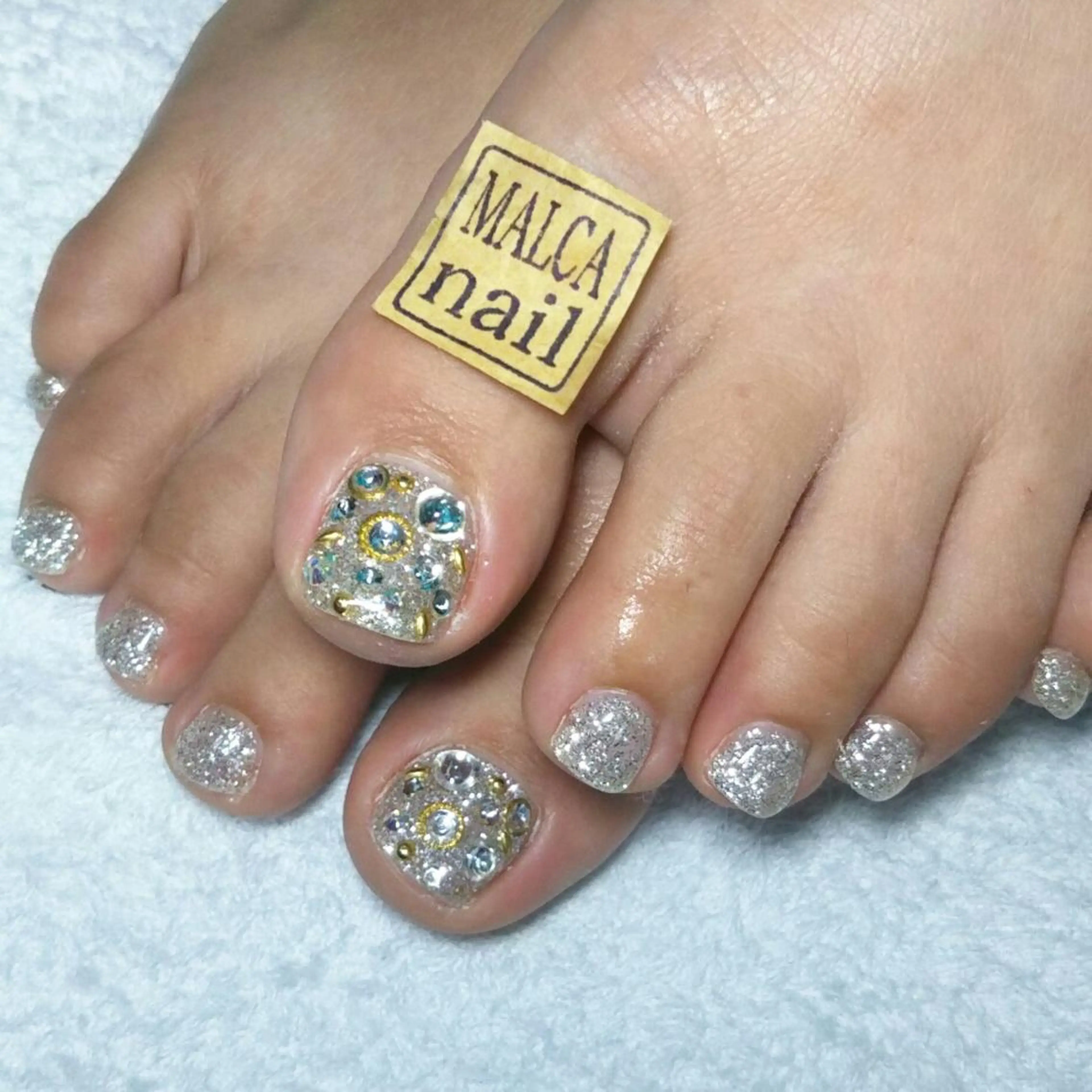 セミロング ヘアアレンジ パーマ ネイル キッズ マツエク・マツパ 荒木 莉奈のネイルデザイン