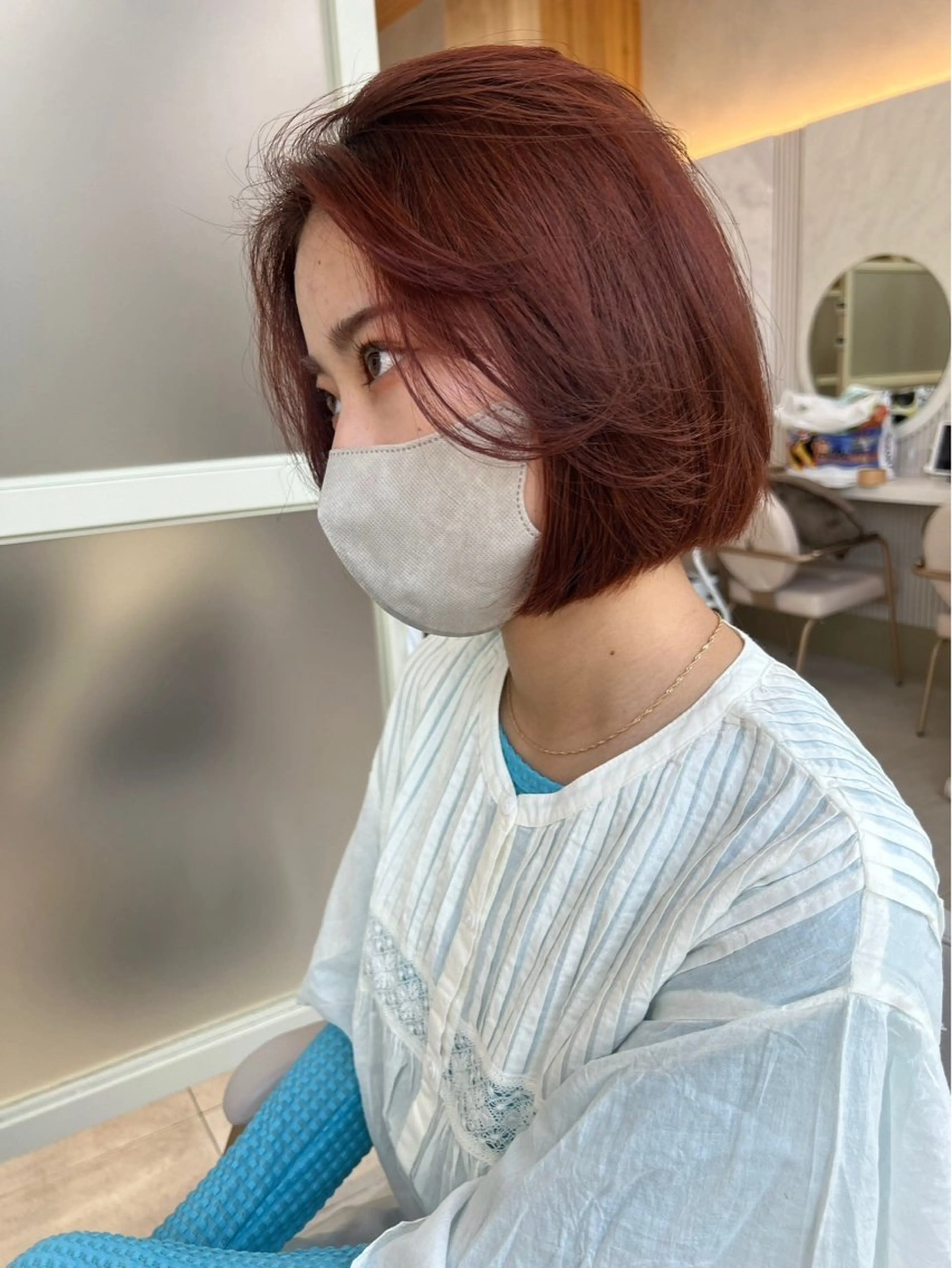 ミディアム 栄/レイヤー/ 津野 こころのヘアスタイル