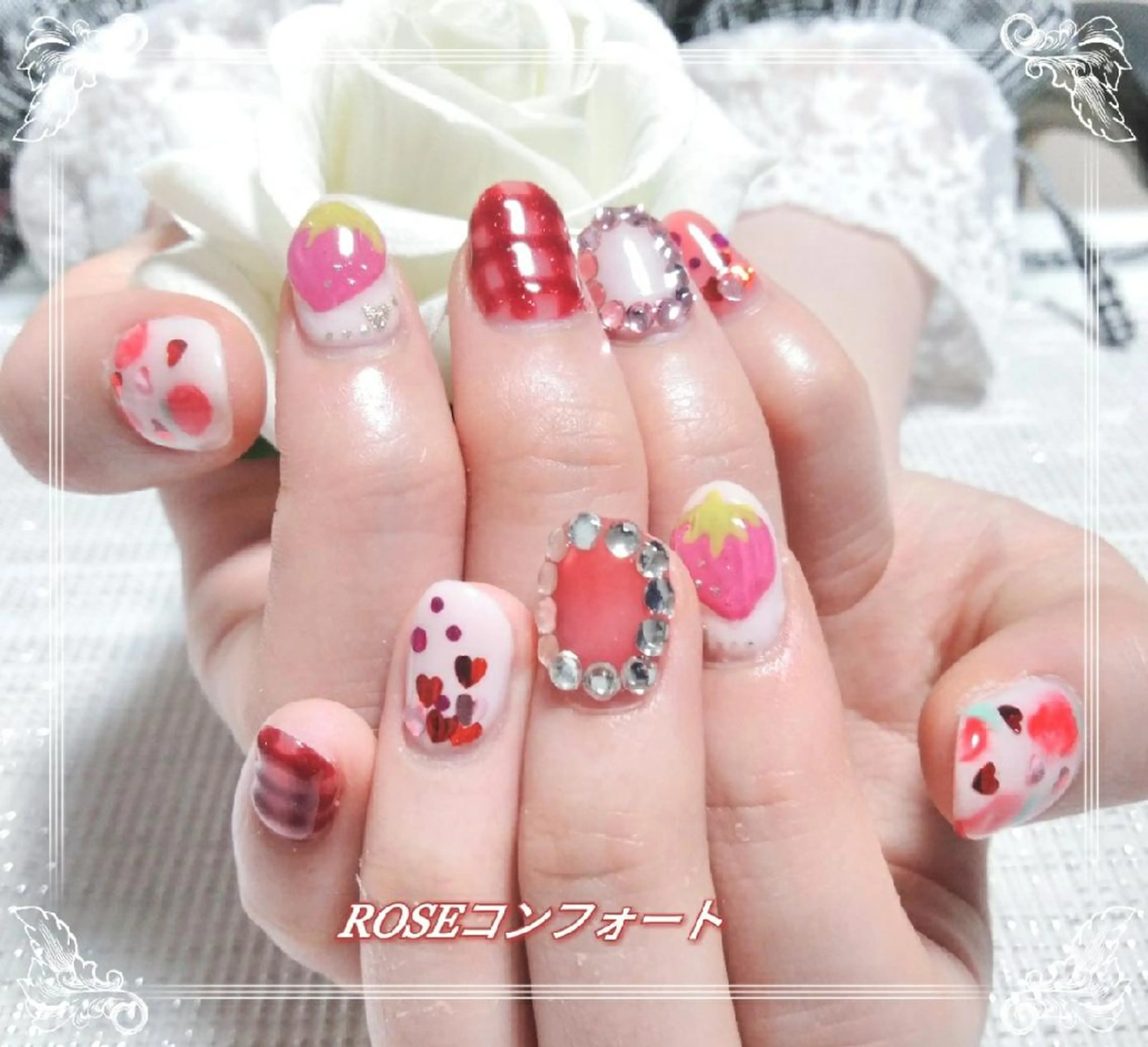 ネイル エステとネイル ローズコンフォートのネイルデザイン