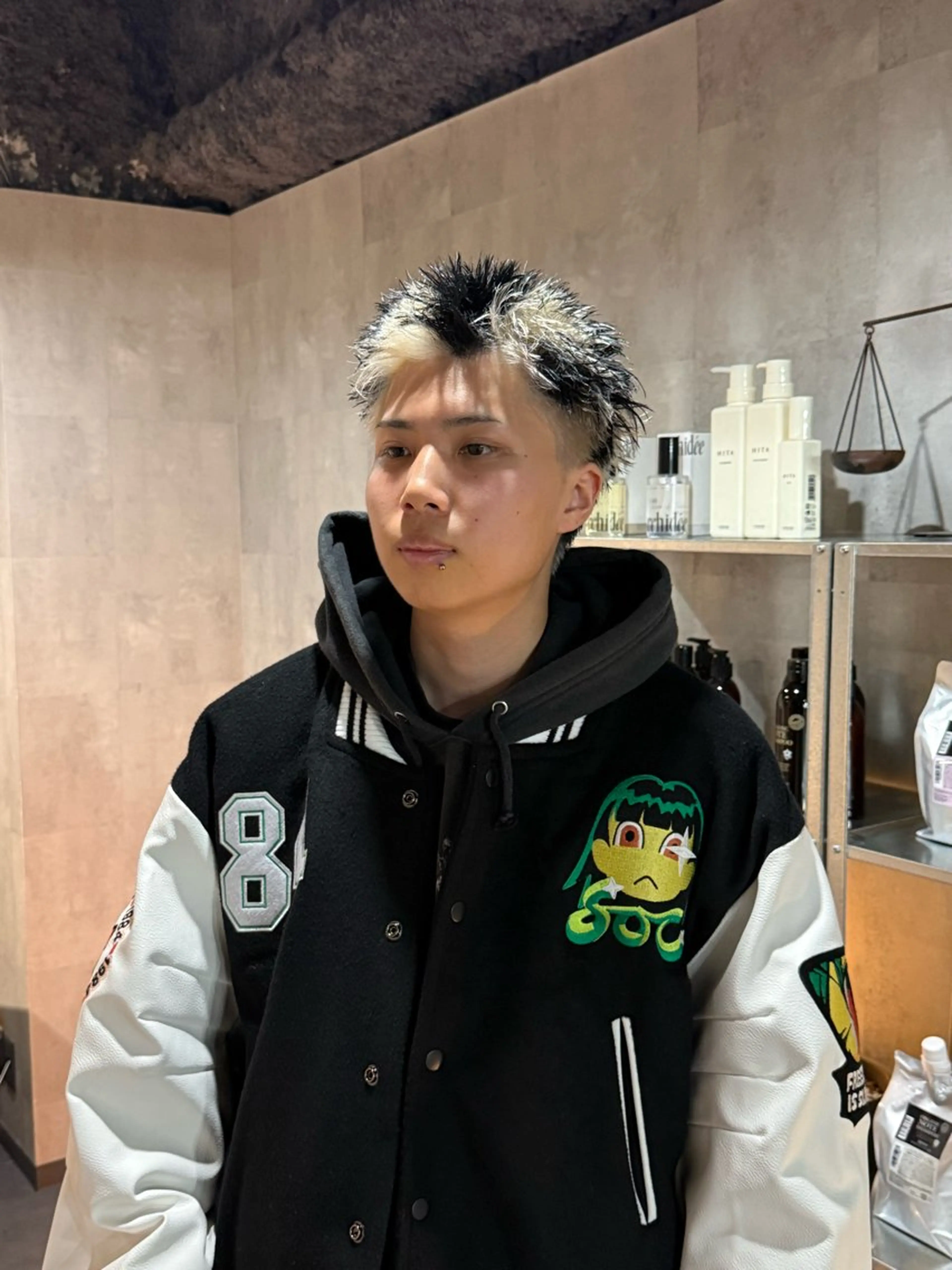 ショート カラー メンズ メンズハイトーン スパイキーショート デザインカラー ハイトーンカラー ショートヘア カット ヘアカラー トリートメント スパイキーショート/ 短髪/渋谷/kiyoのヘアスタイル