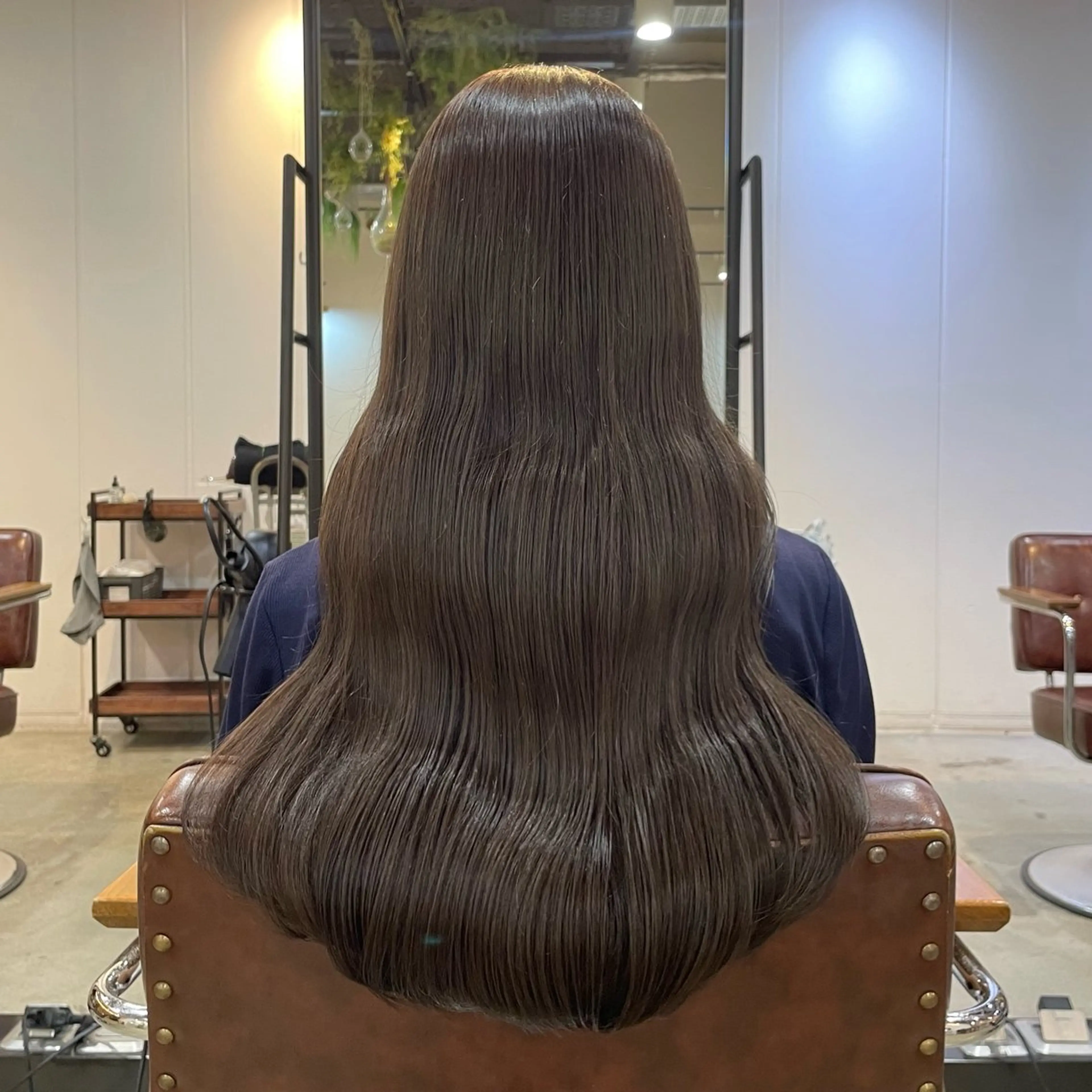 セミロング 髪質改善 トリートメント カット ヘアカラー レイヤー/抜け感カラ ーAI🫧🎀のヘアスタイル