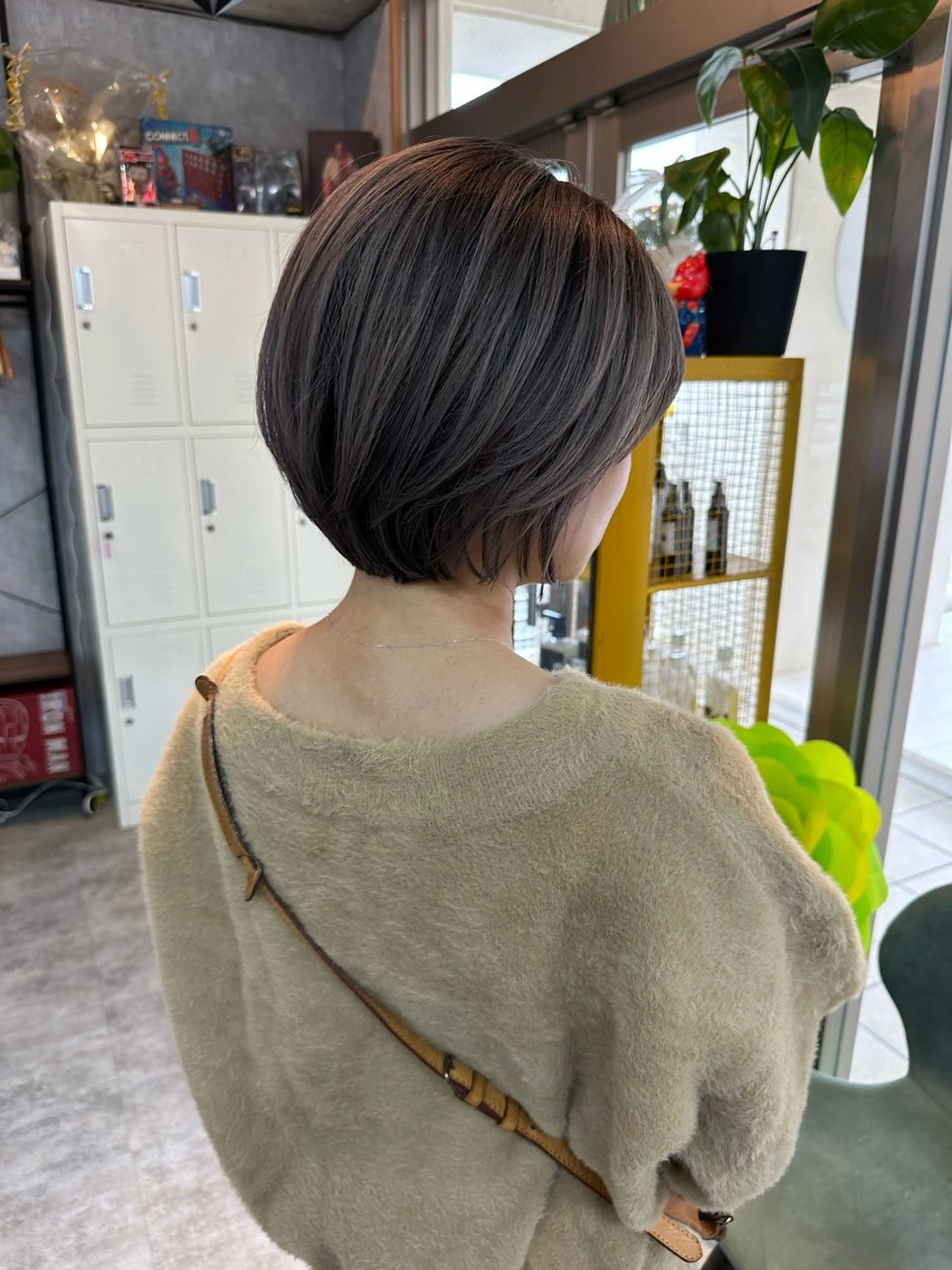 ショート 切りっぱなしボブ ショートボブ ハンサムショート 丸みショート ボブ カット ヘアカラー トリートメント モテ髪/ボブ/ショー ト/アダチフウトのヘアスタイル