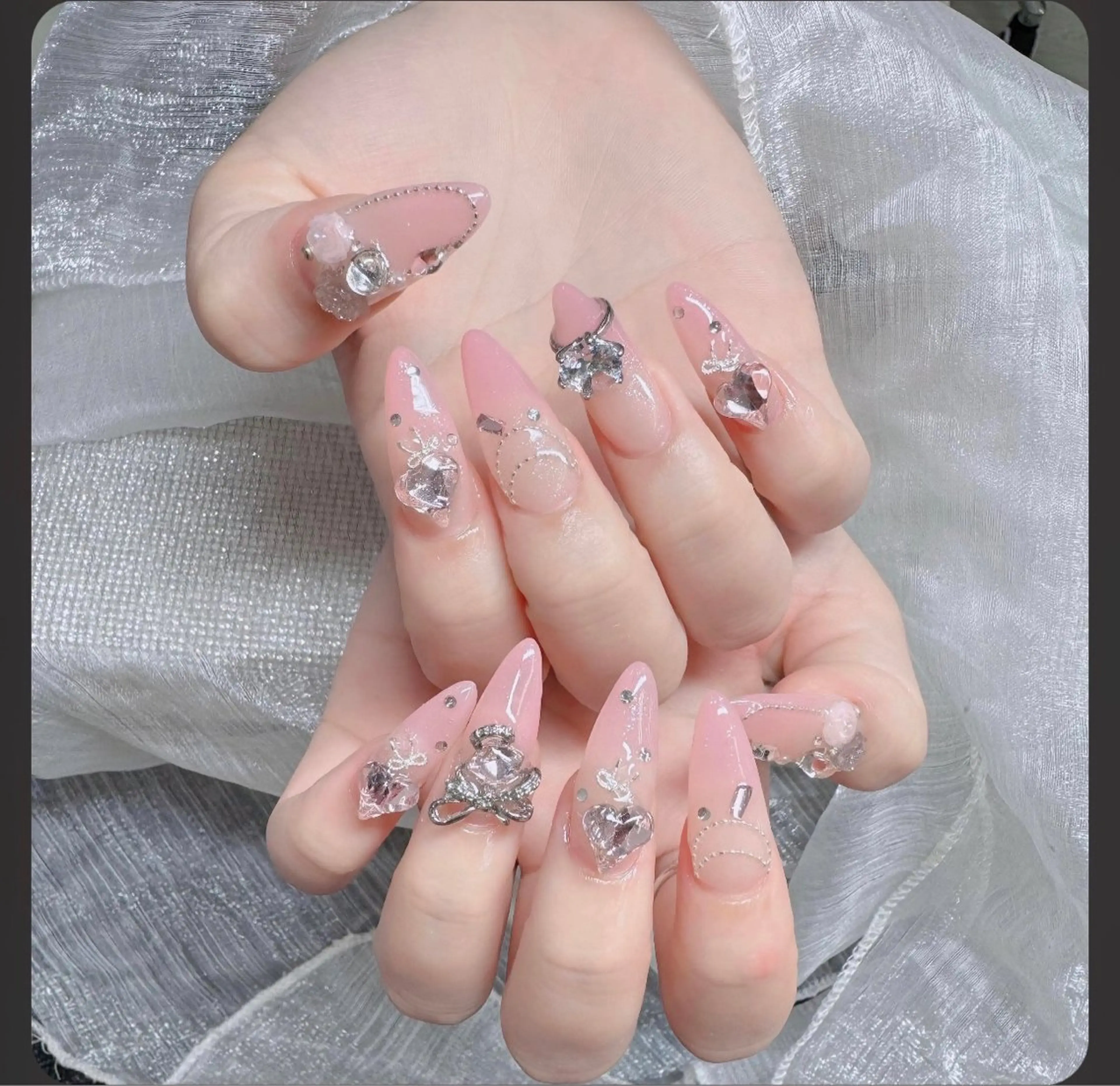 ネイル オーロラネイル フレンチネイル ジェルネイル ハロウィン キラキラネイル ハンドネイル H.baby Nail Salonのネイルデザイン