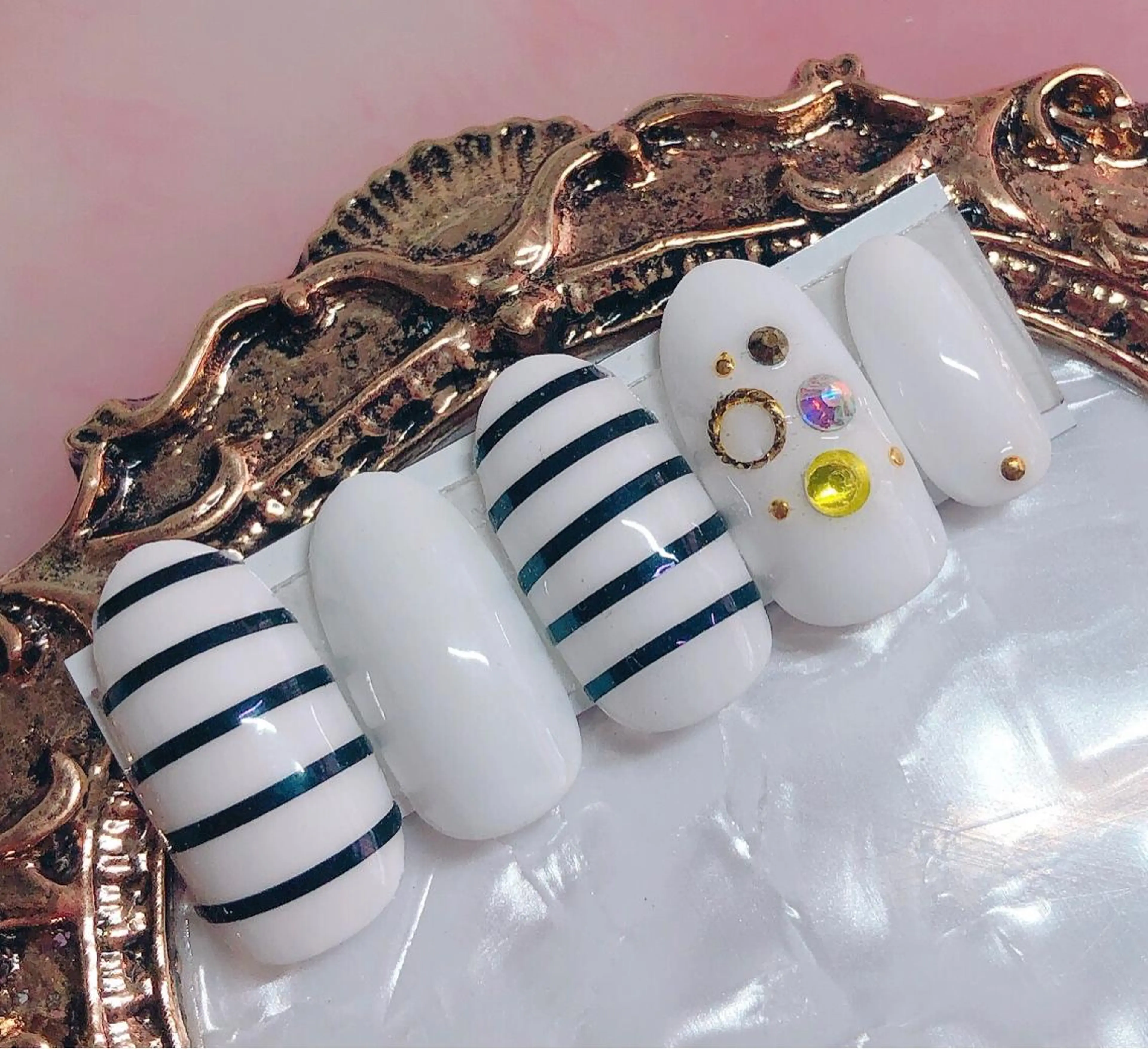 ネイル ハンドネイル CROWN プライベートサロンのネイルデザイン