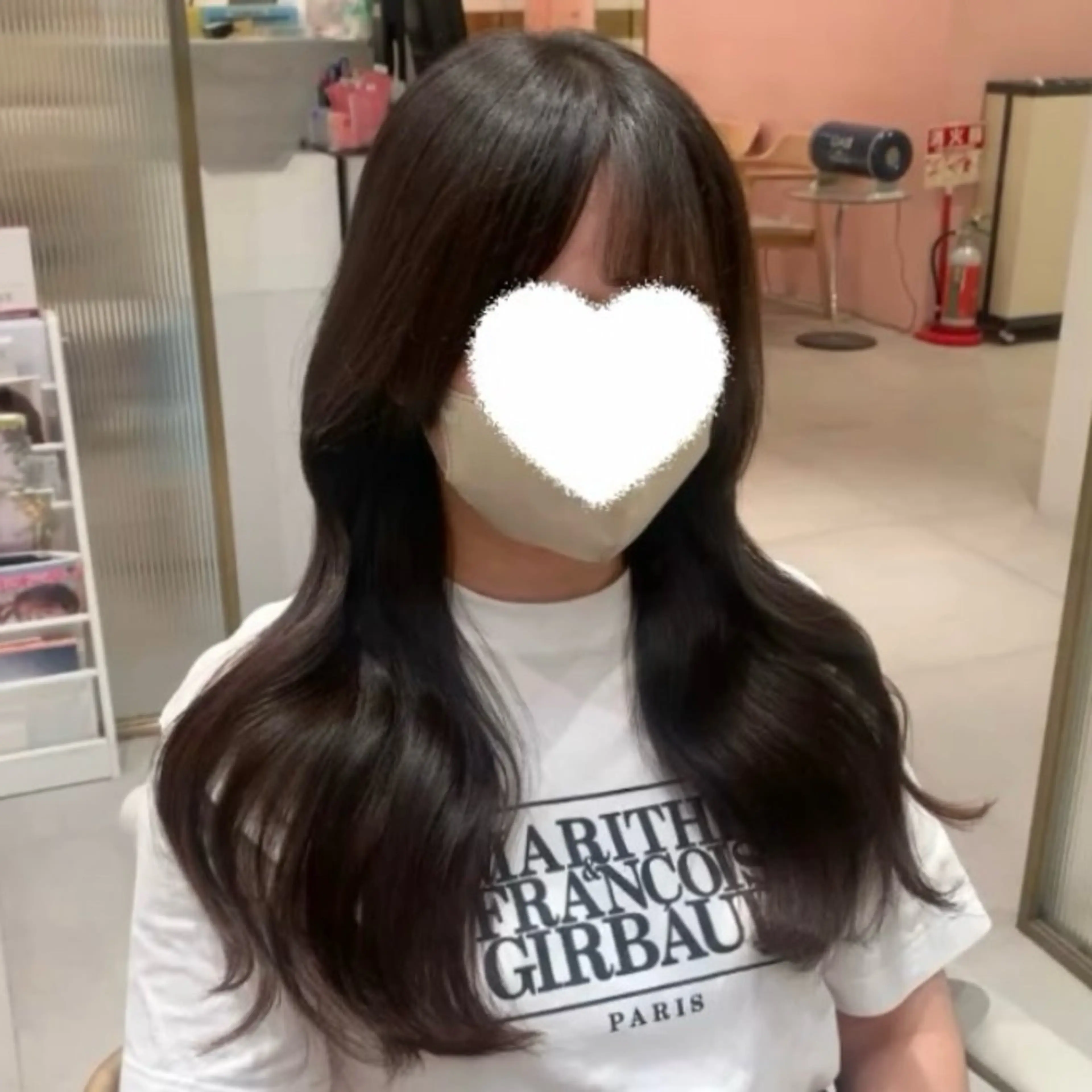 ロング 内田 志乃のヘアスタイル