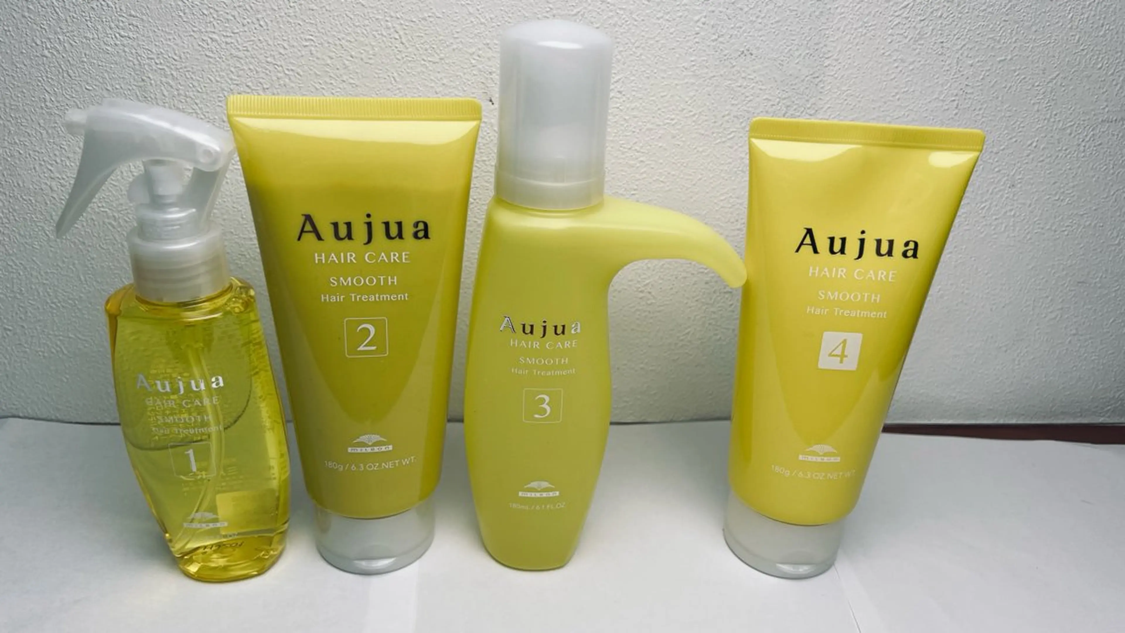 コウ チホウのヘアスタイル