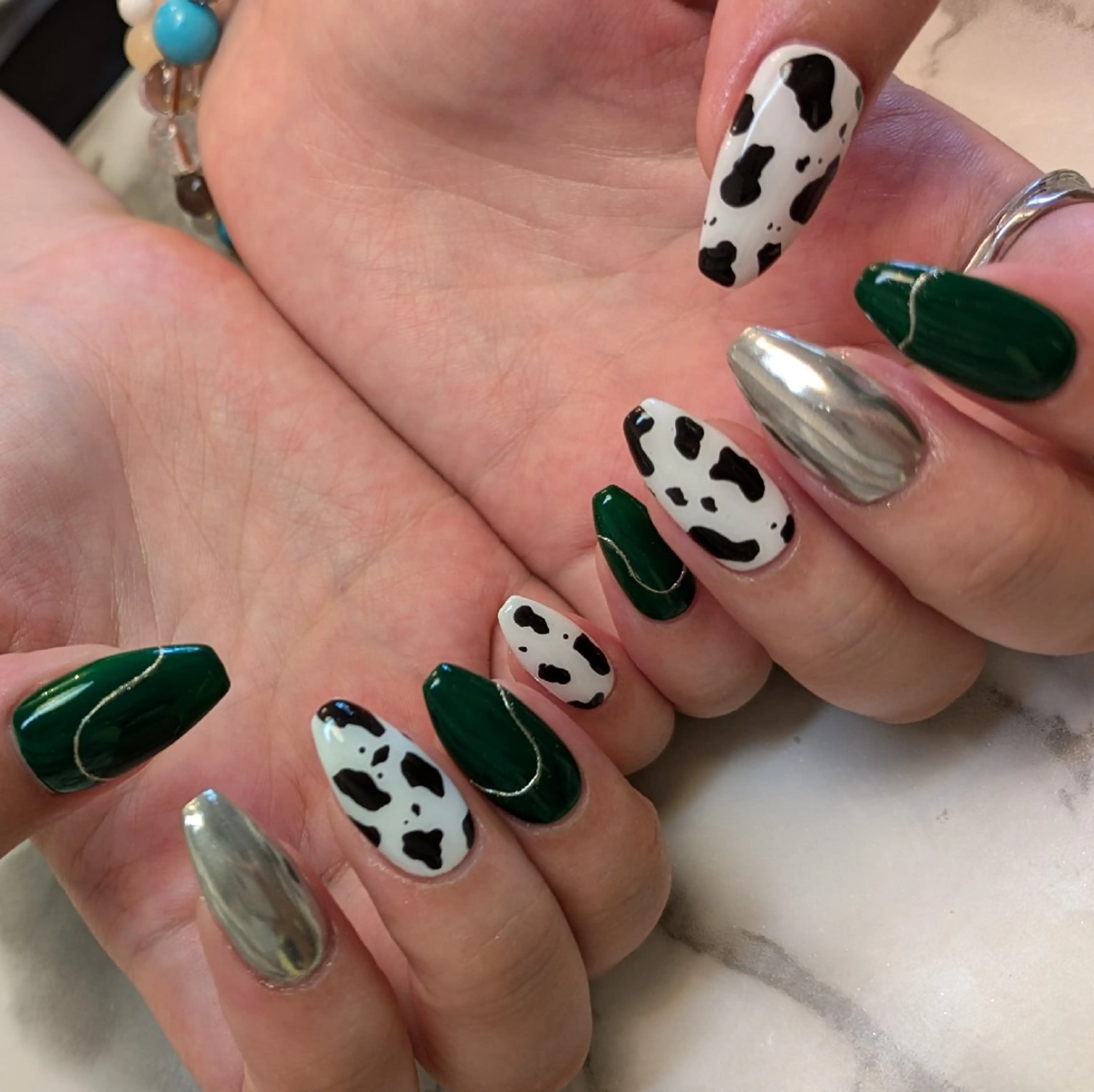 ネイル ジェヌインネイル 河内のネイルデザイン