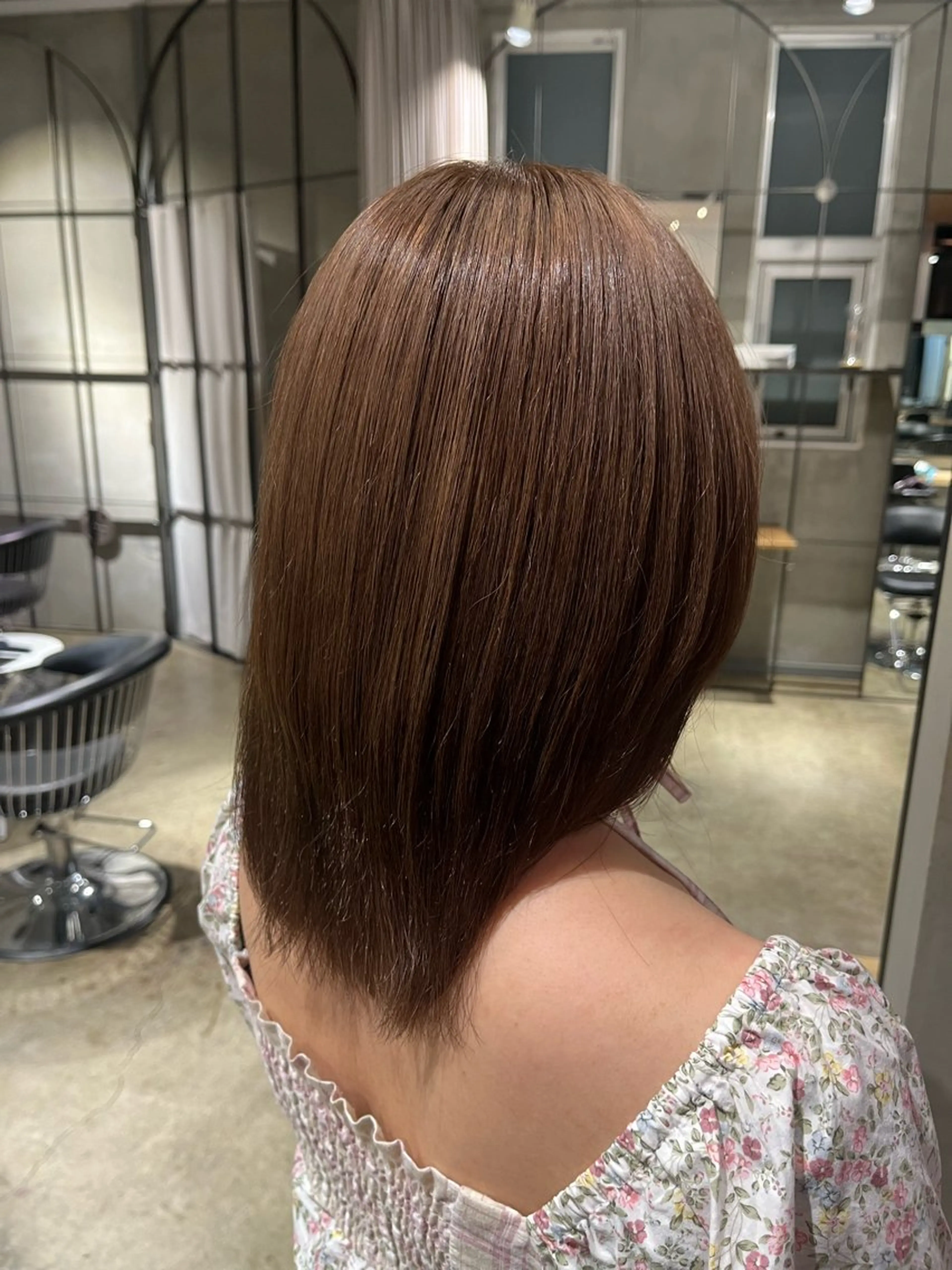 セミロング カラー 須藤　優真 切りっぱなしボブのヘアスタイル