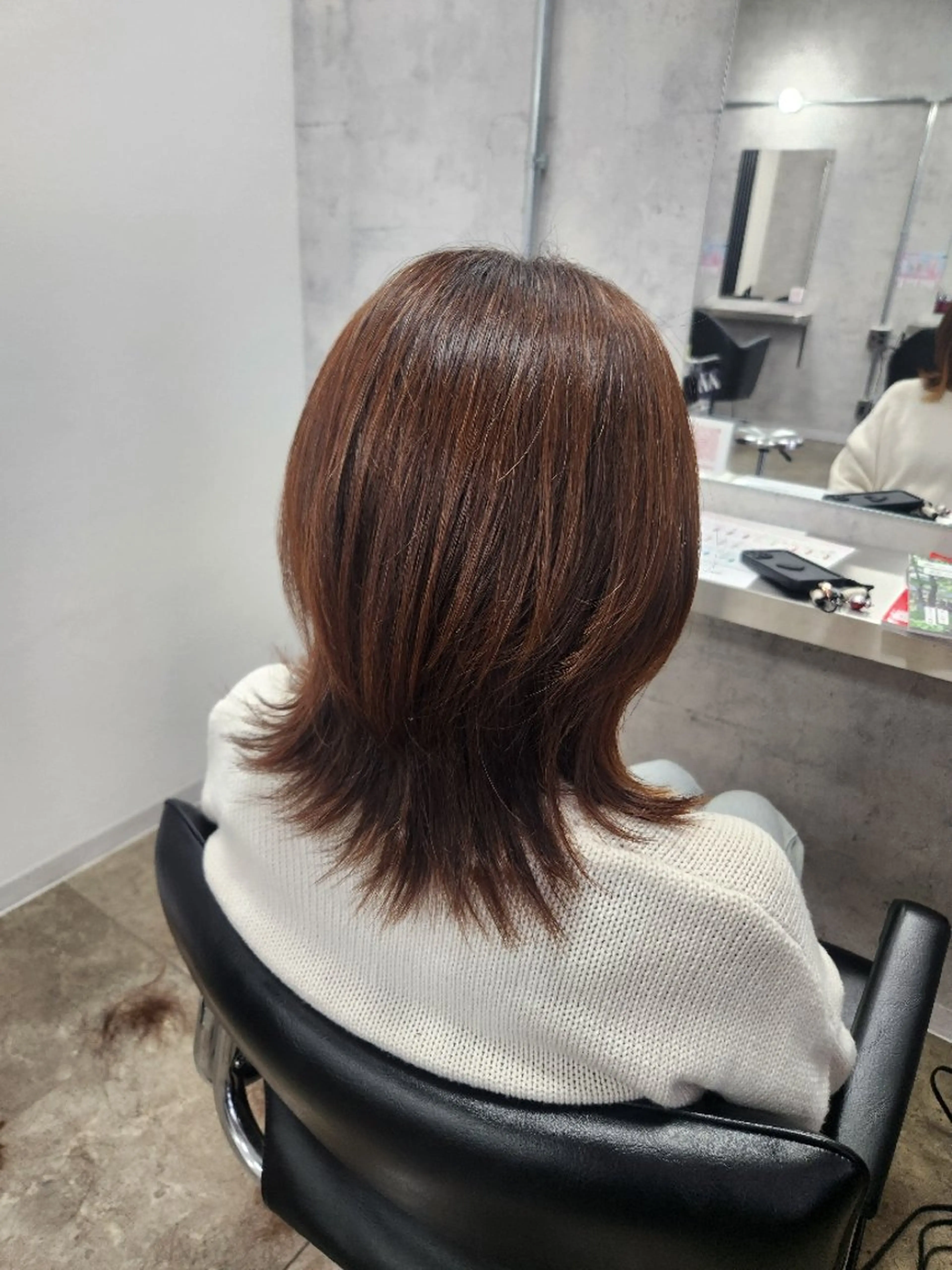 ミディアム 上杉 彩佳のヘアスタイル