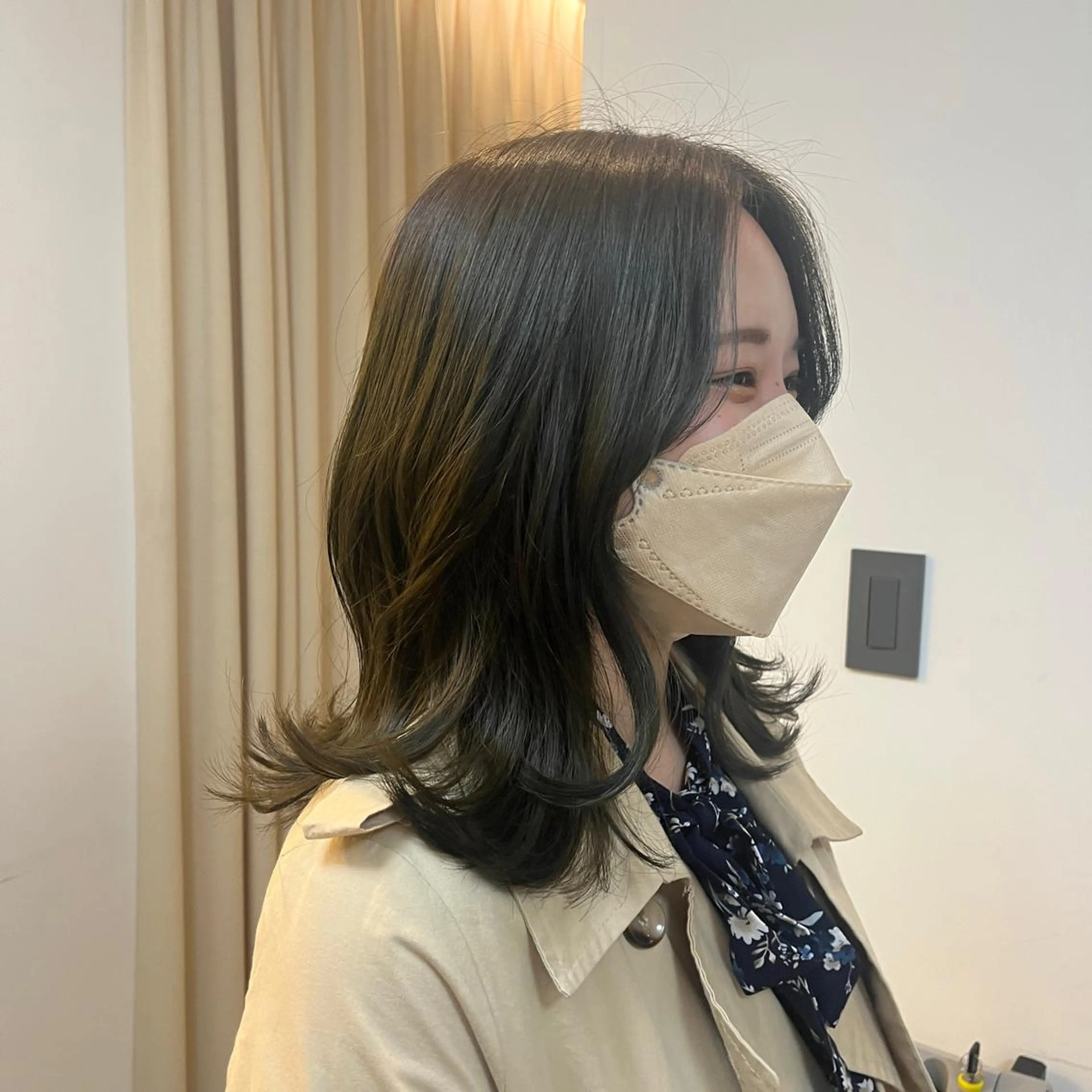 セミロング カラー 吉田 美優のヘアスタイル