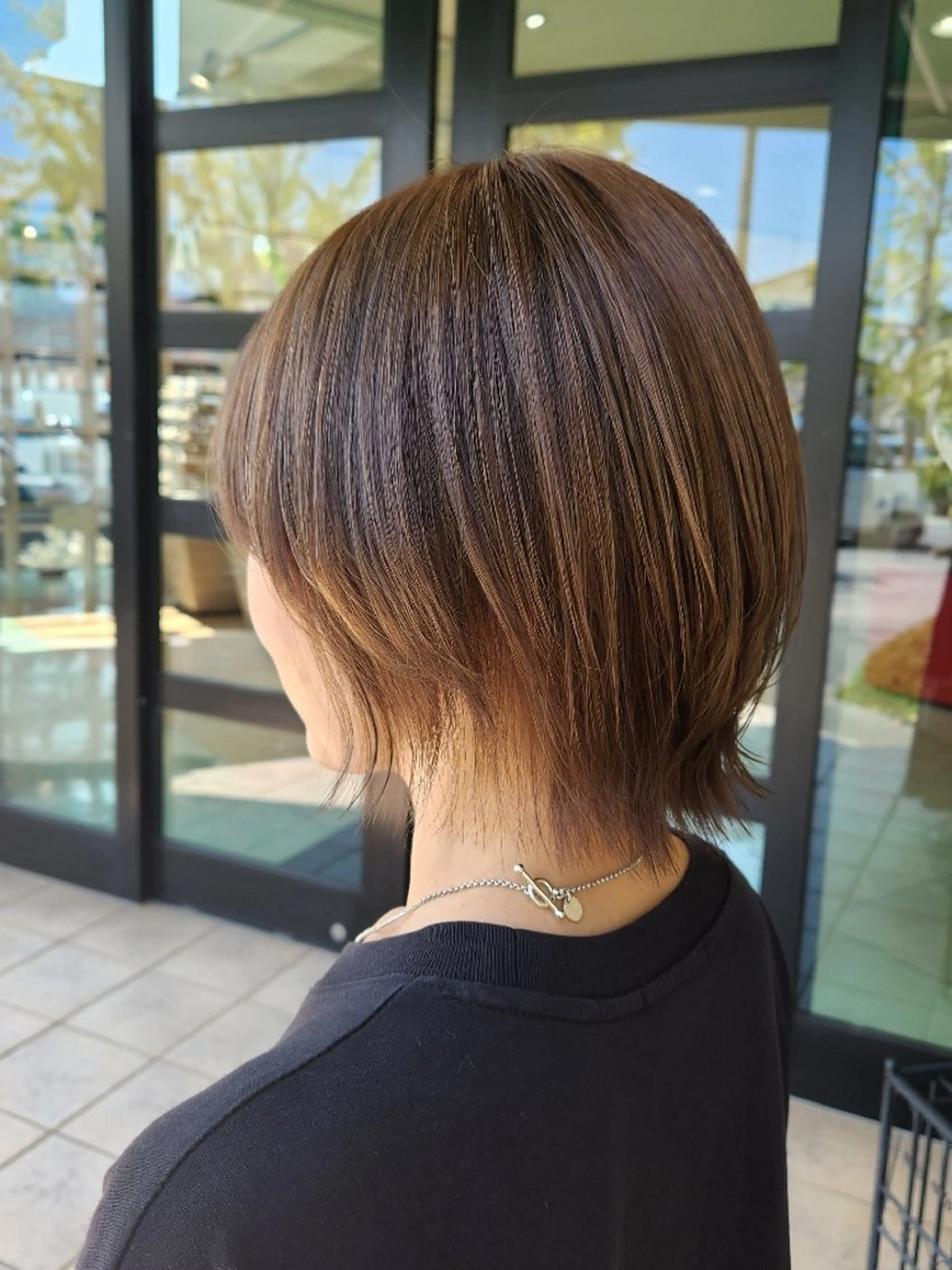 ミディアム ボブ くびれヘア 髪質改善 くびれレイヤー レイヤーカット 安達まい/ インナーカラー◎のヘアスタイル