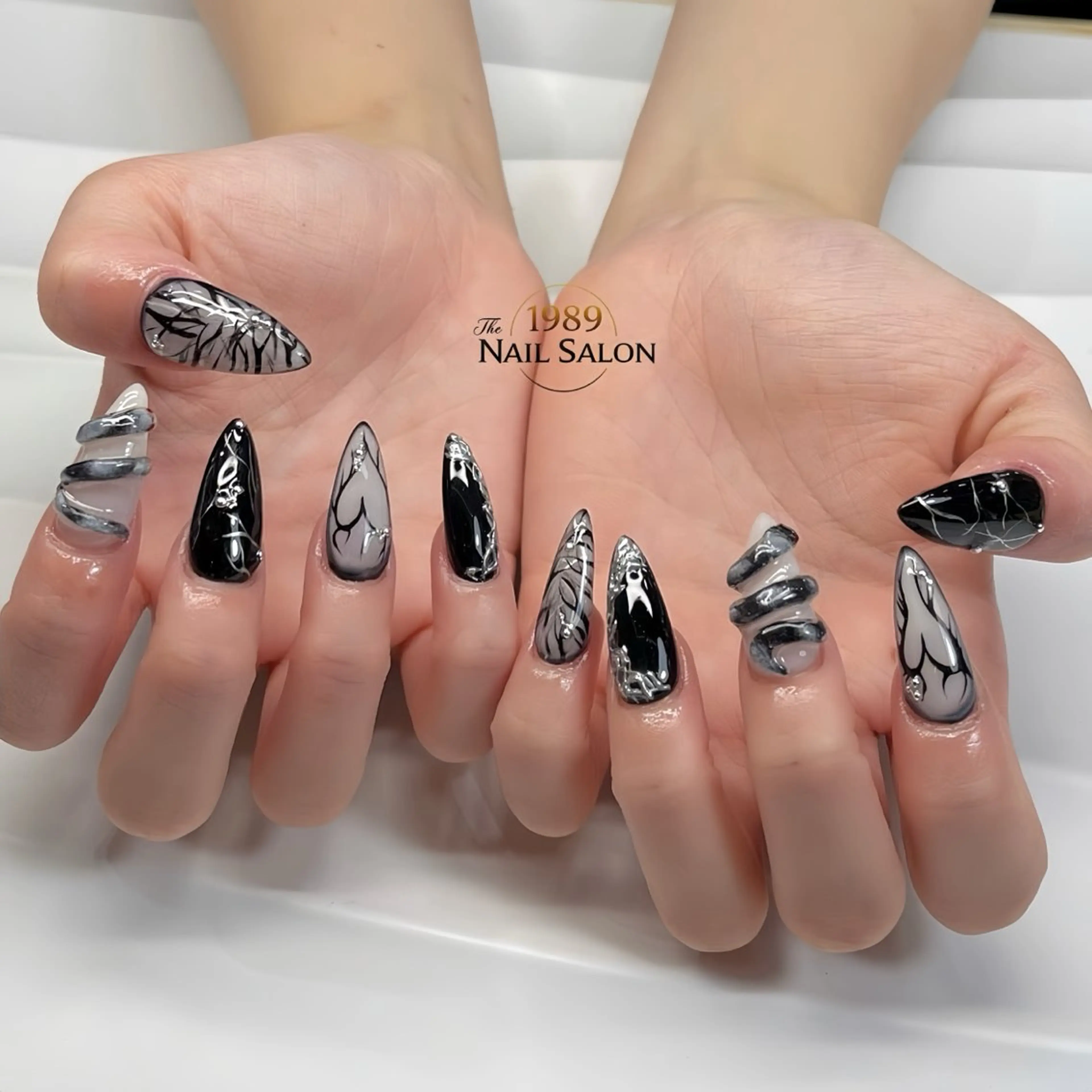 ネイル ハンドネイル The 1989 Nail Salonのネイルデザイン