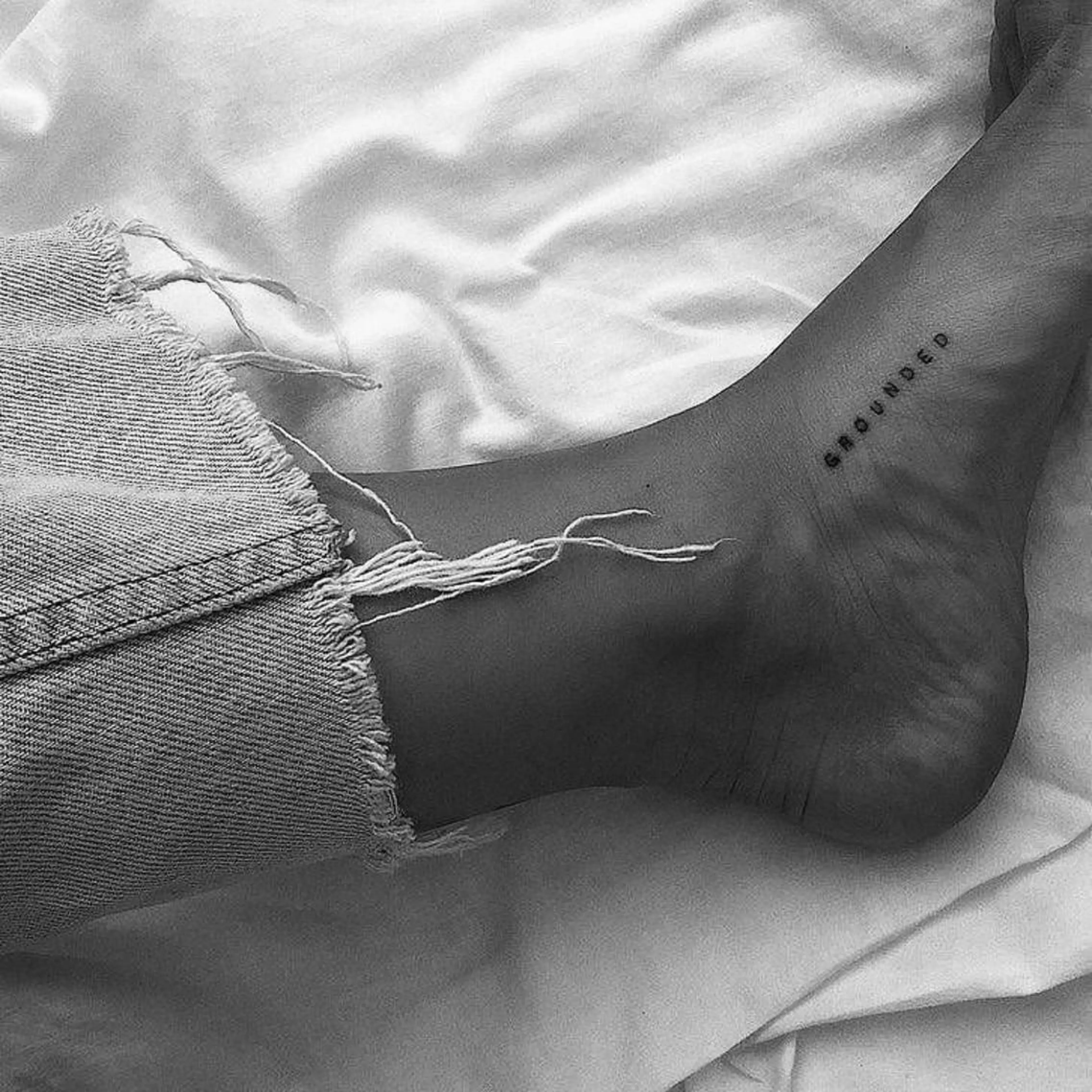 【足HALF】ワックス脱毛　※膝上or膝下をお選びくださいの写真