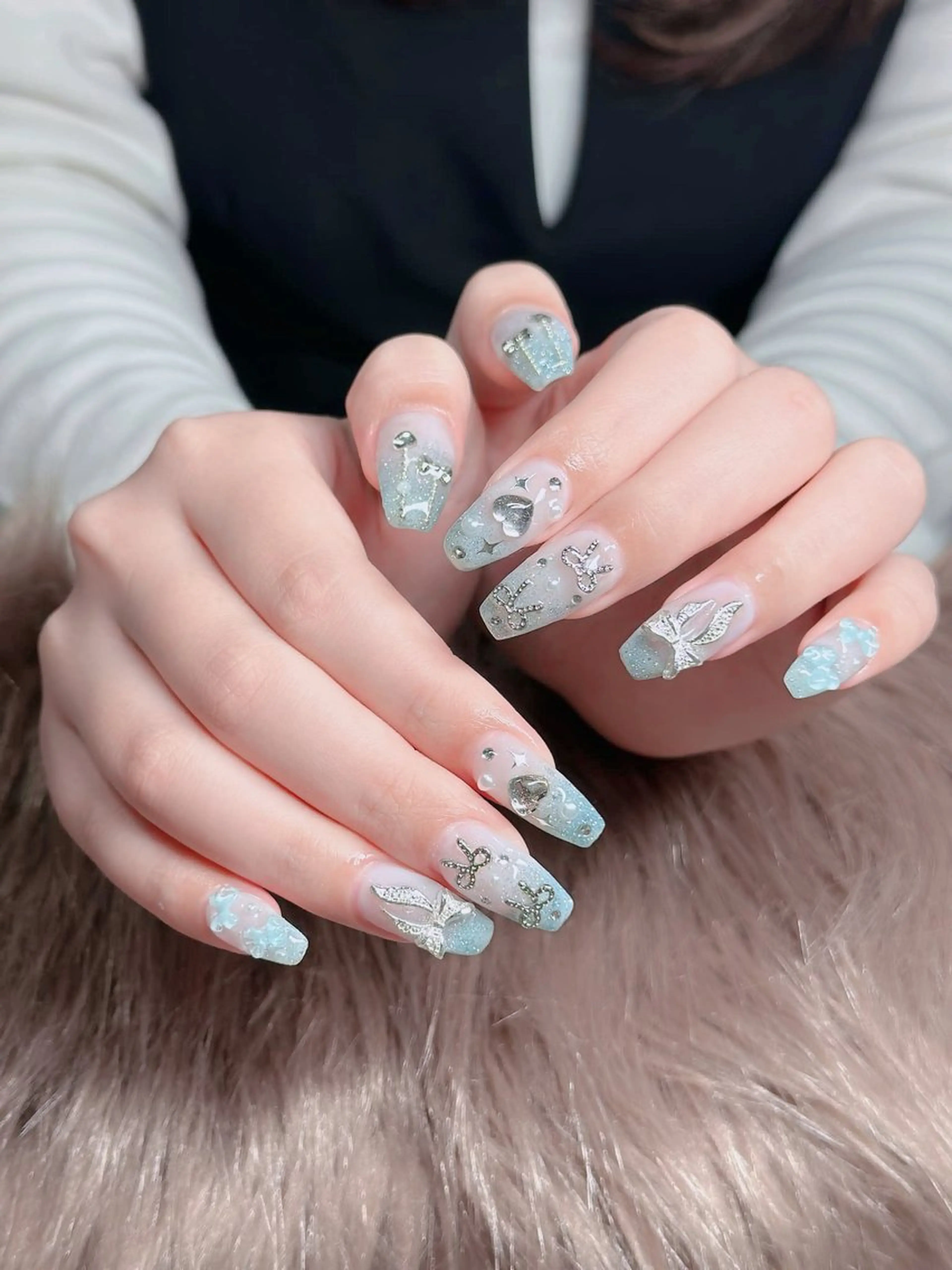 ネイル オーロラネイル フレンチネイル ジェルネイル ハロウィン キラキラネイル ハンドネイル H.baby Nail Salonのネイルデザイン