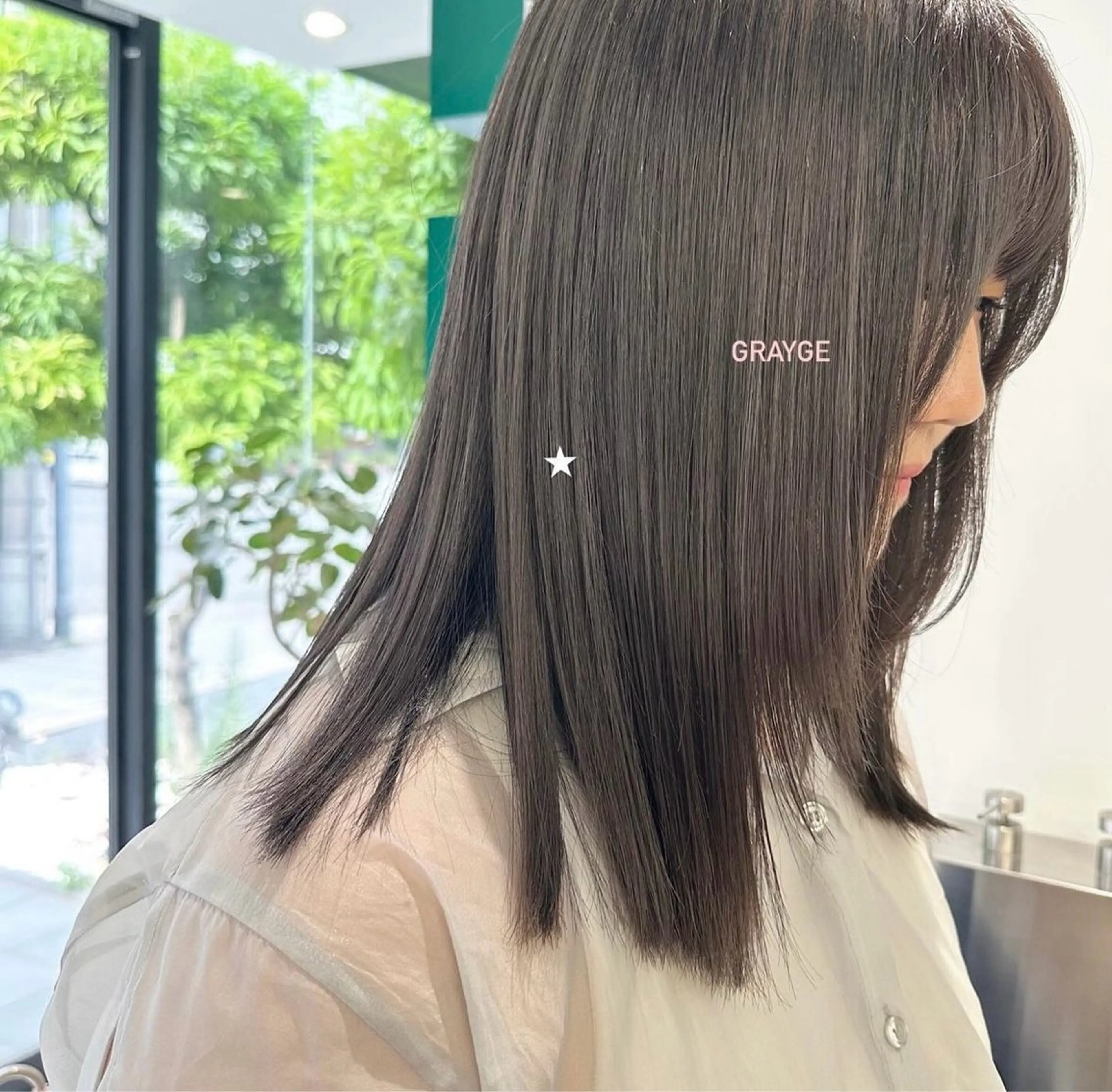ミディアム カラー ベージュカラー グレージュ レイヤーカット ハイトーン/透け感 カラー🎀真香のヘアスタイル