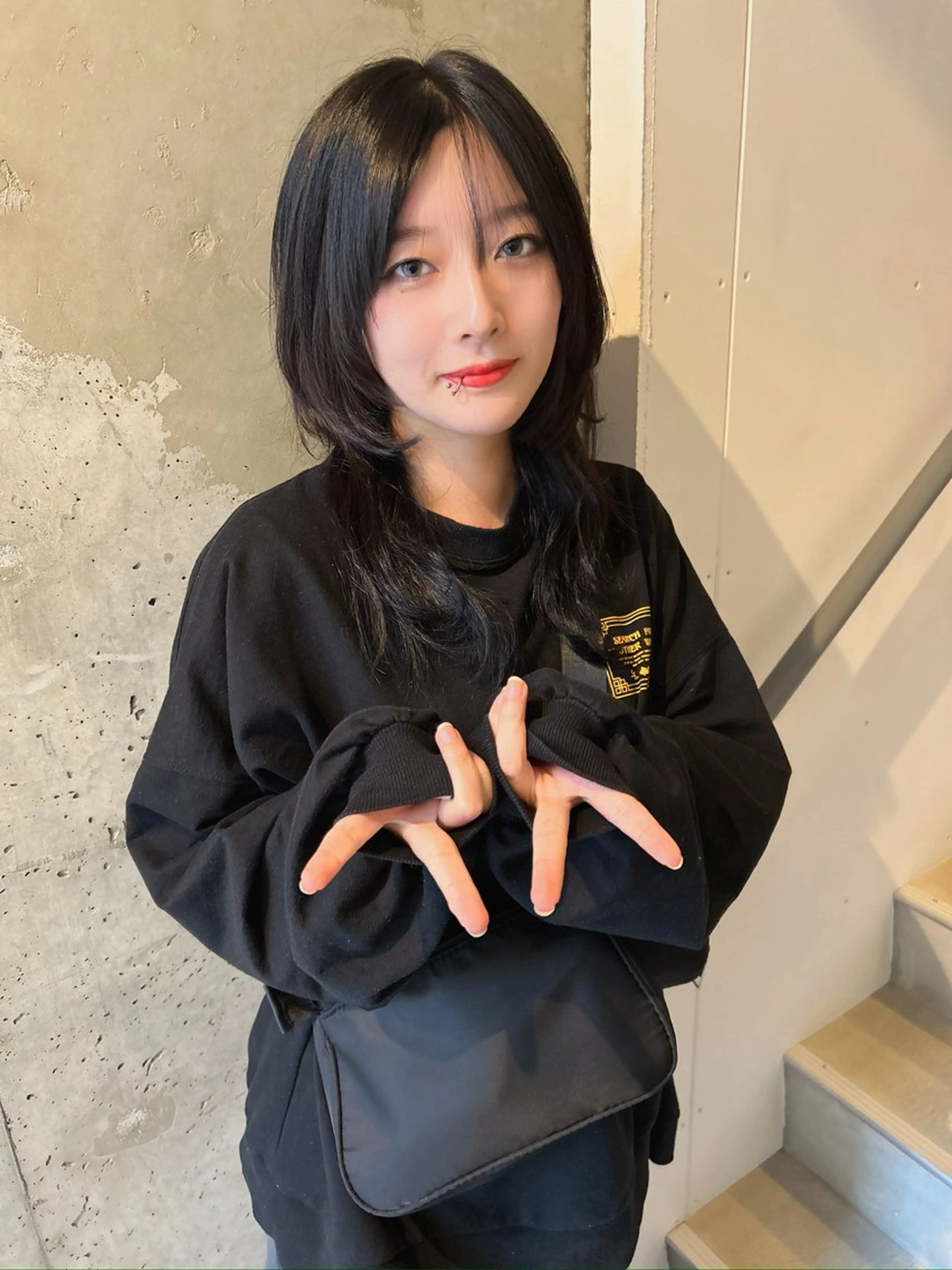 ミディアム カラー ブルーカラー ブルージュ ウルフカット カット ヘアカラー トリートメント ウルフカット レイヤーカット上柿のヘアスタイル