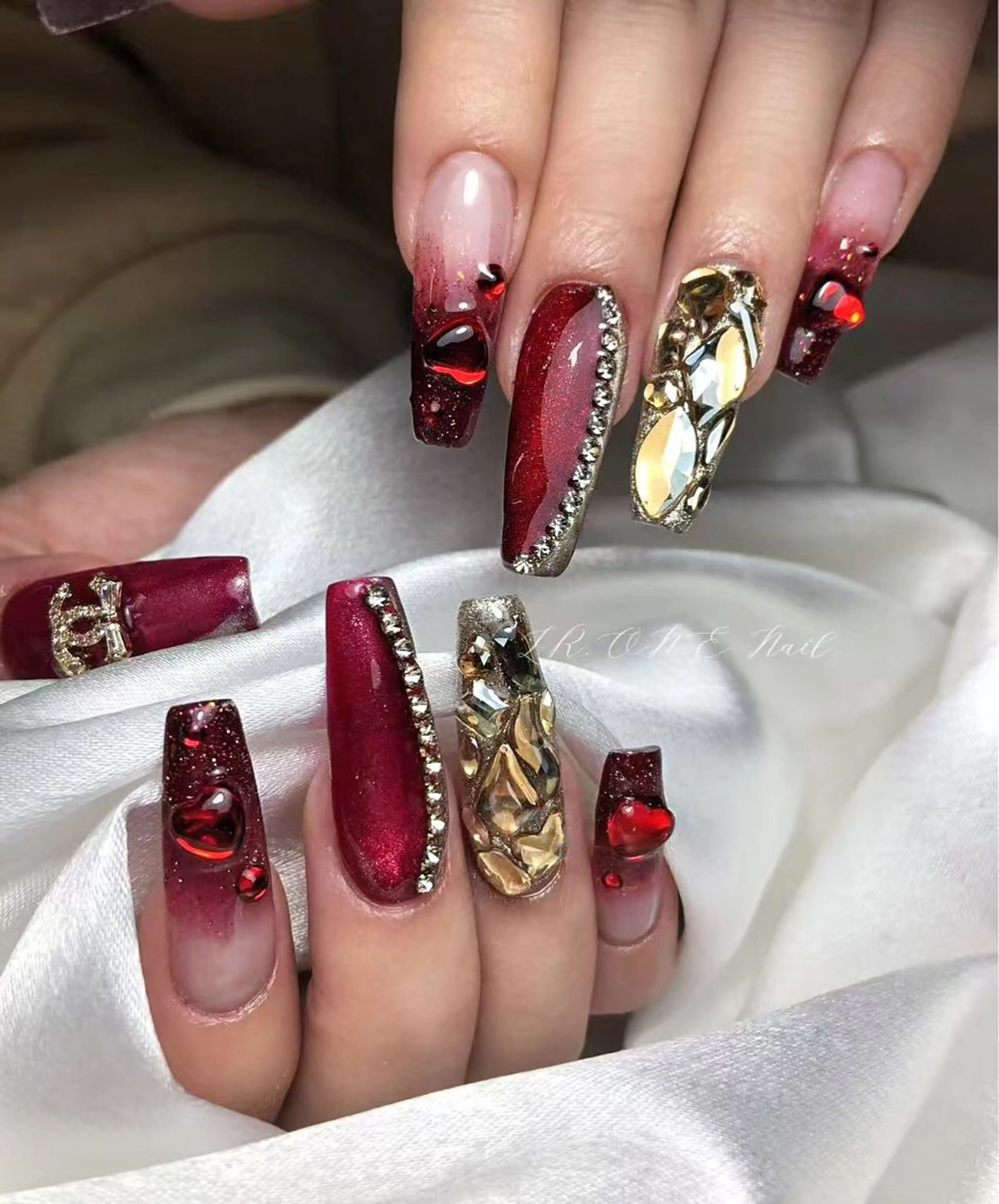 パーマ LR.ONE ヨウのネイルデザイン