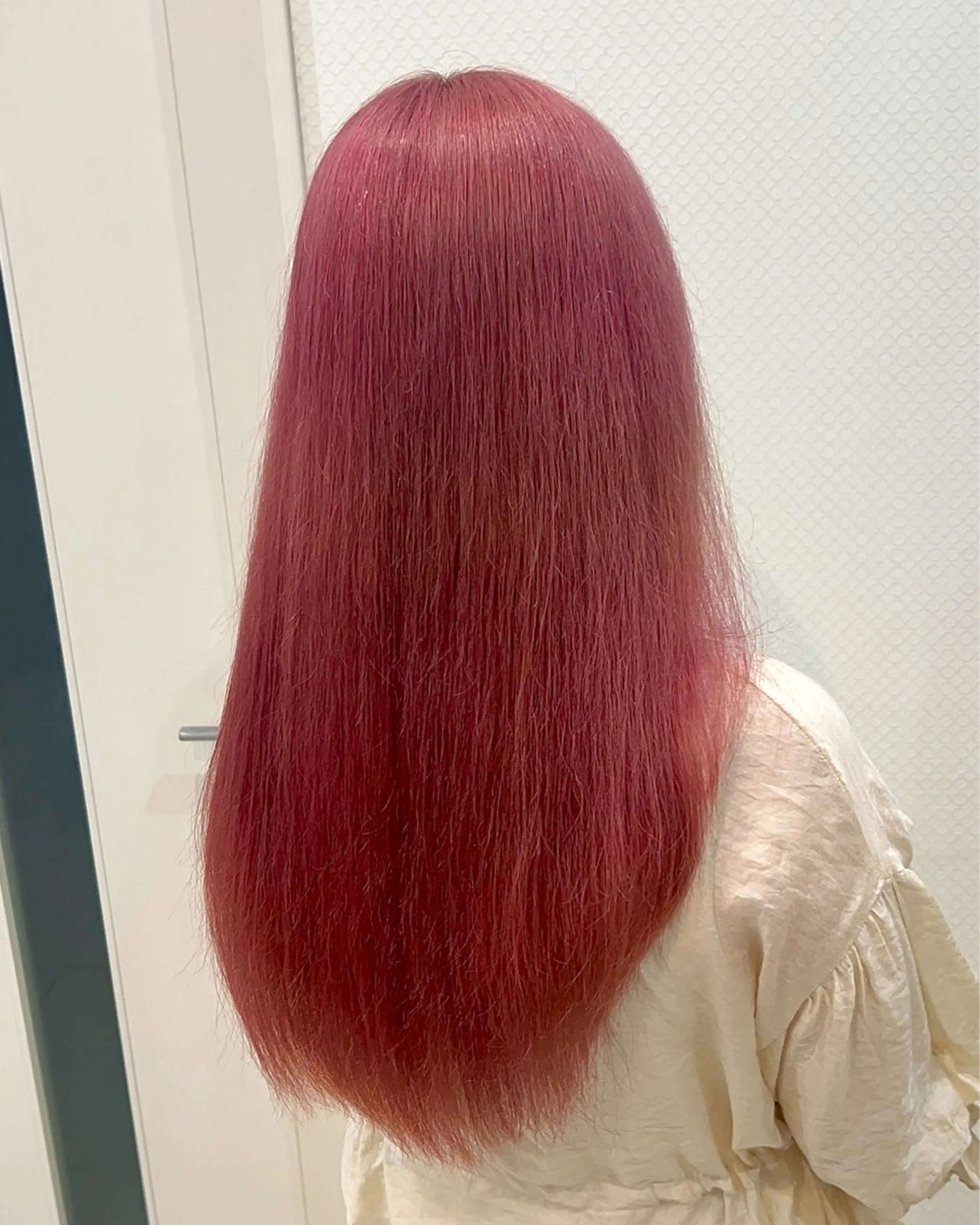 ［根本ブリーチ3cmまで］ブリーチリタッチ＋高発色カラーの写真