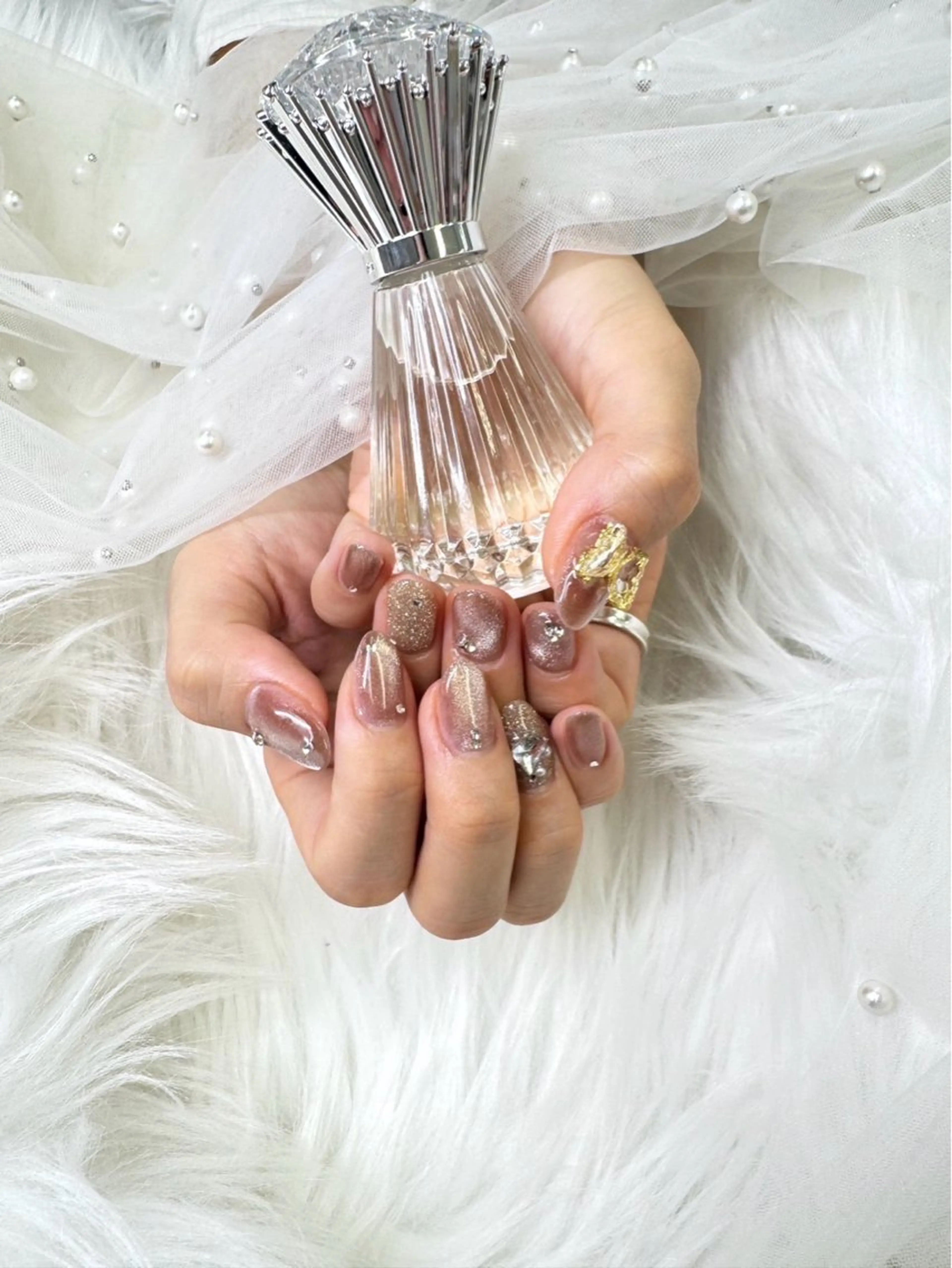 ネイル フレンチネイル ジェルネイル ガラスフレンチ グラデーション ハート Queeens nailのネイルデザイン