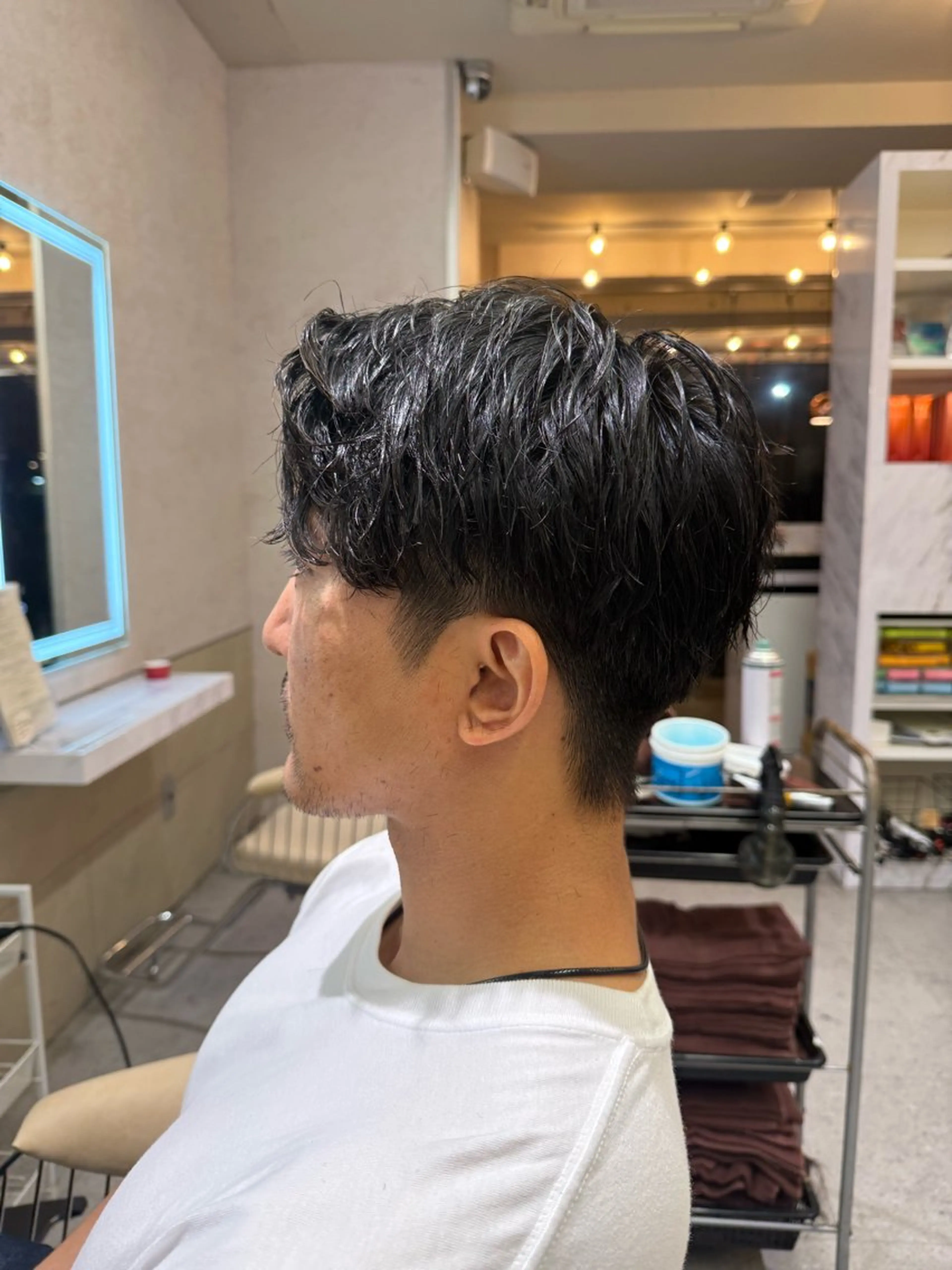 メンズ センターパート メンズパーマ 刈り上げ カット 🔥ユウト🔥メンズ 特化/赤み消しカラーのヘアスタイル