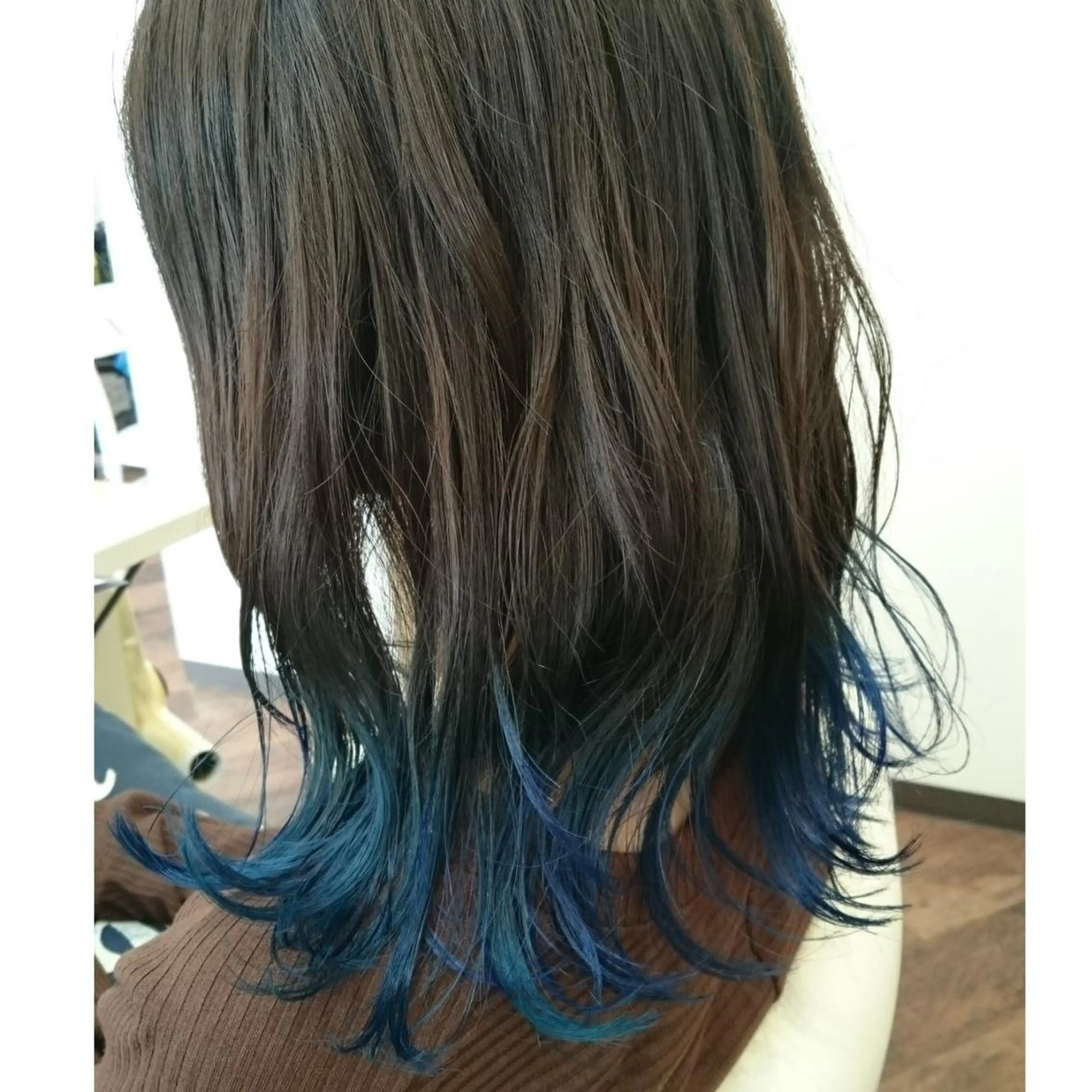 セミロング ヘアアレンジ カラー グラデ❣️インナー 派手髪Fumiyoのヘアスタイル