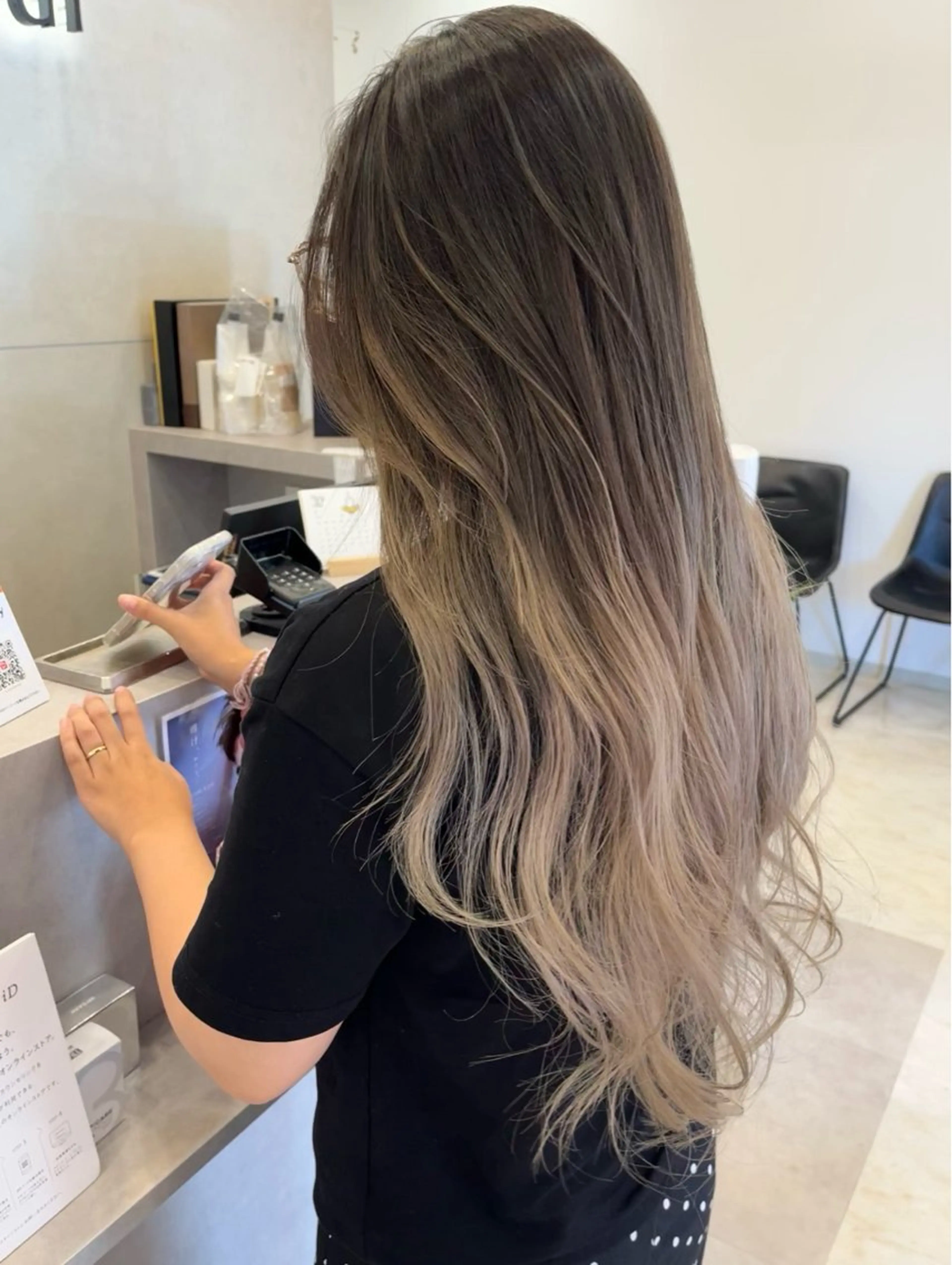 ロング 外国人風カラー レイヤーカット カット ヘアカラー トリートメント 廣庭 勇人のヘアスタイル