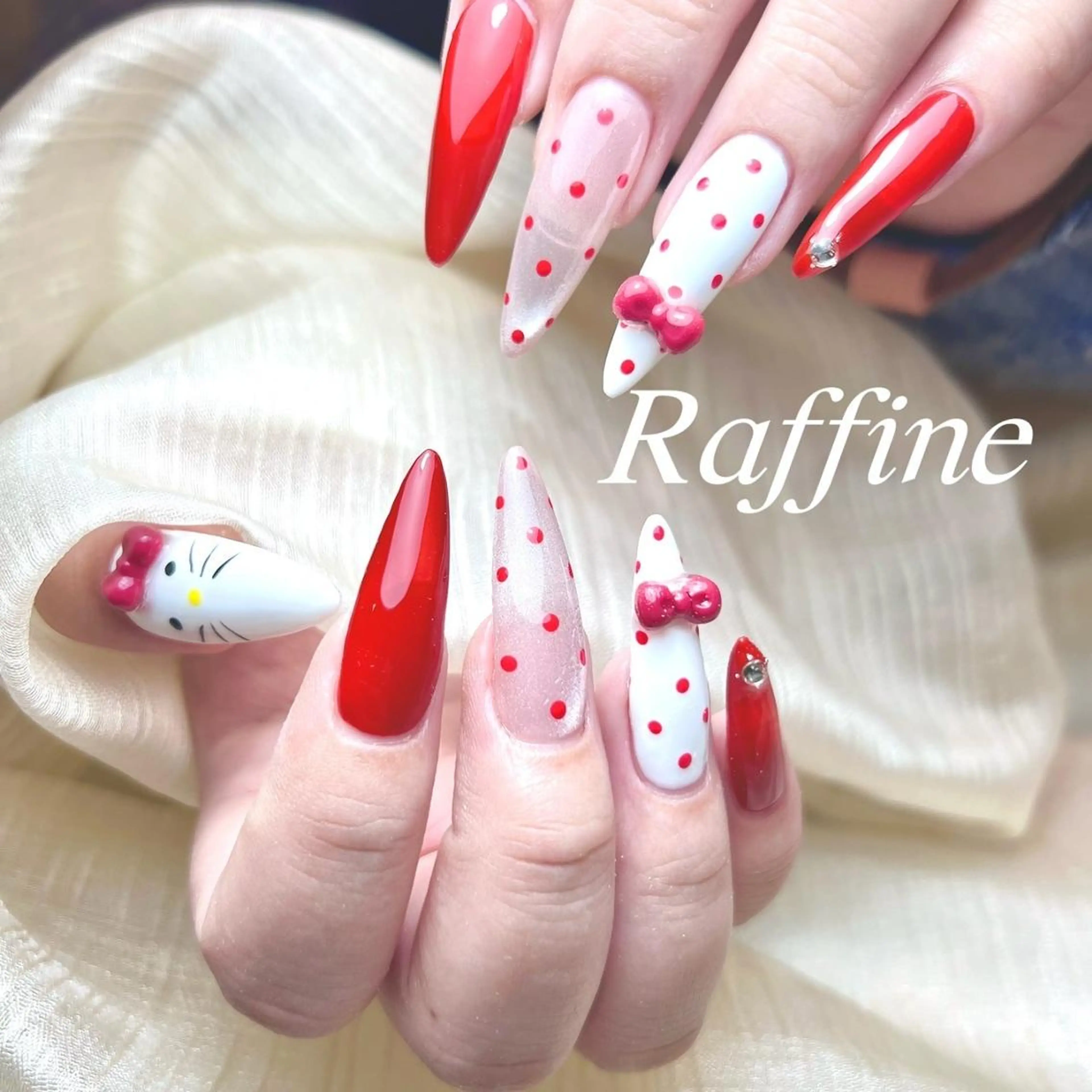 ネイル RAFFINE haru🦋🩵のネイルデザイン