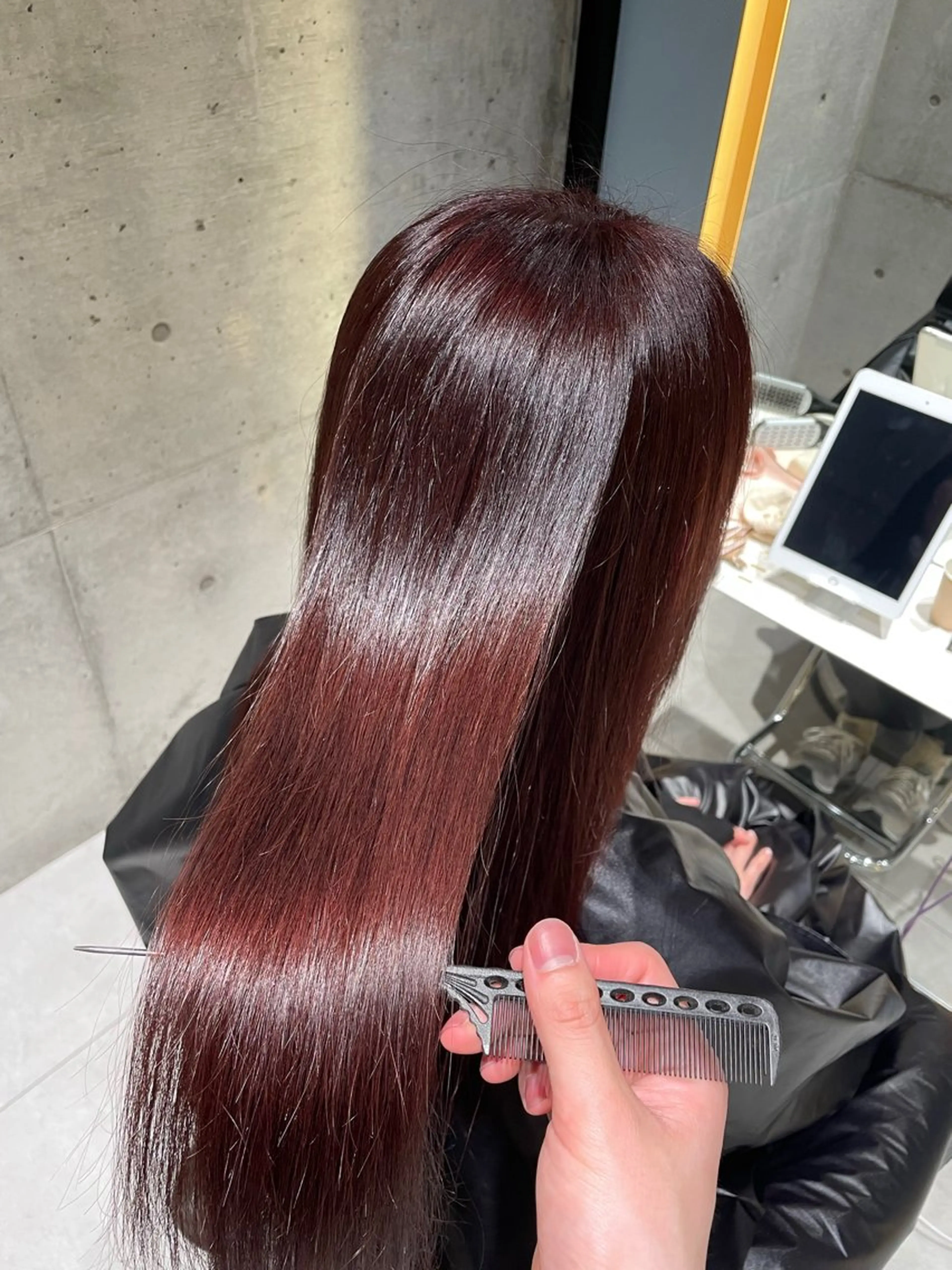 ロング カラー ヘアカラー トリートメント shion 透明感カラーのヘアスタイル