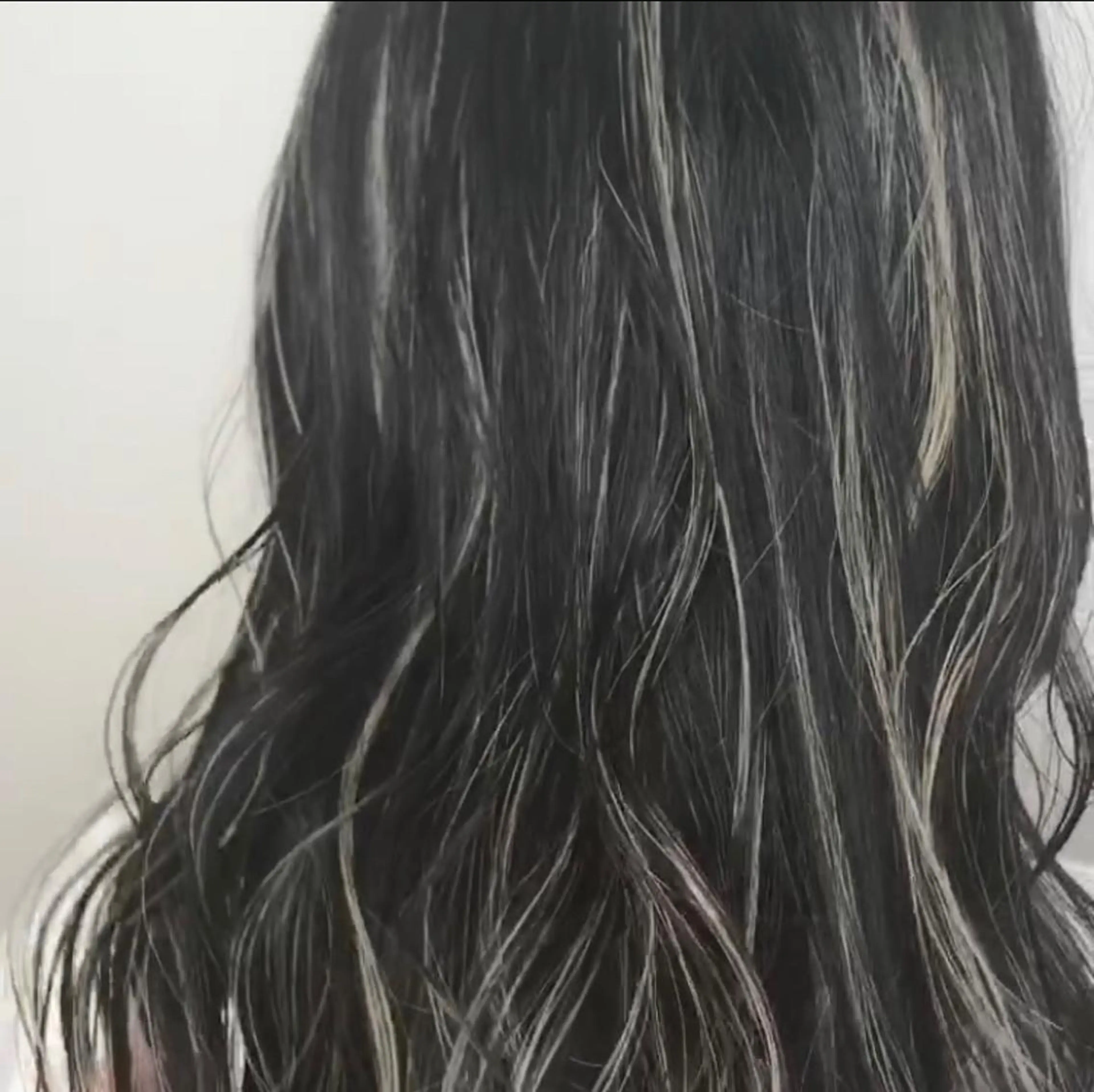 セミロング カラー アッシュ ハイライトカラー ハイライト 髪質改善カラー韓国風 レイヤーtudaのヘアスタイル